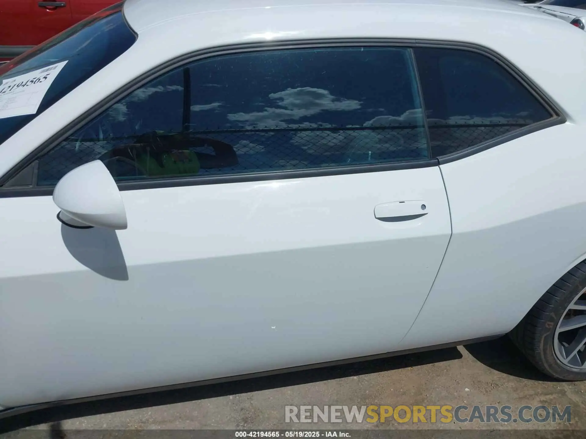 15 Photograph of a damaged car 2C3CDZBT1PH545678 DODGE CHALLENGER 2023