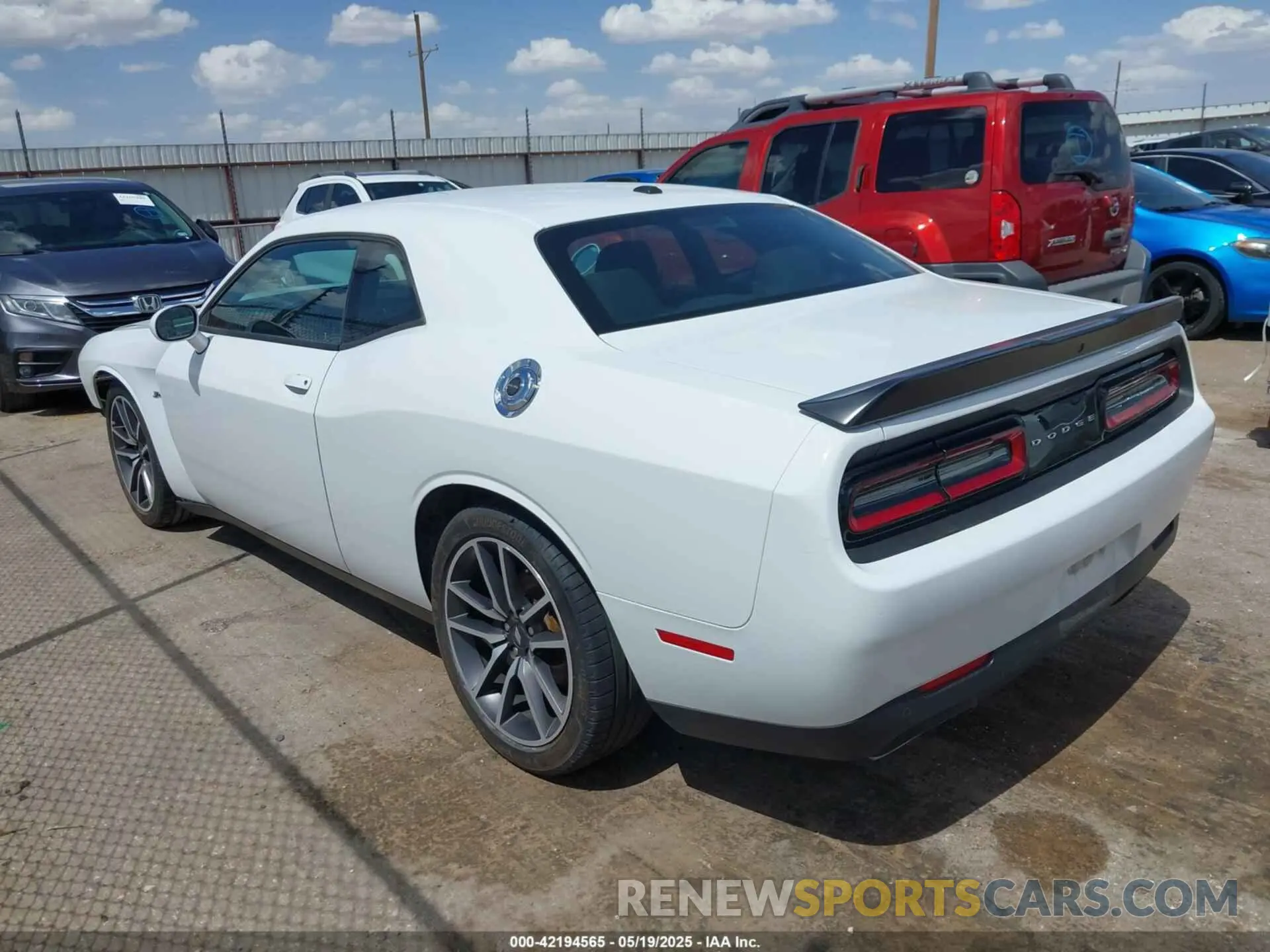 3 Photograph of a damaged car 2C3CDZBT1PH545678 DODGE CHALLENGER 2023