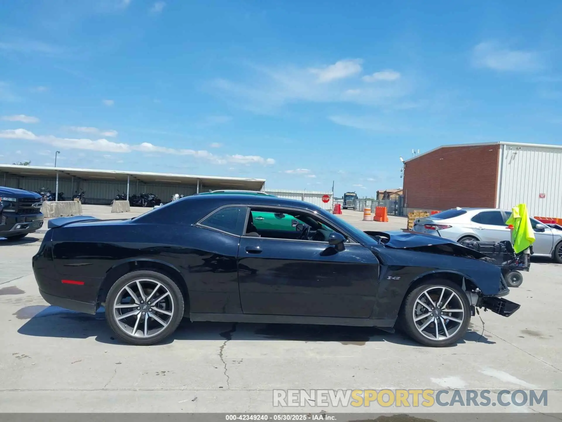 14 Photograph of a damaged car 2C3CDZBT1PH678957 DODGE CHALLENGER 2023