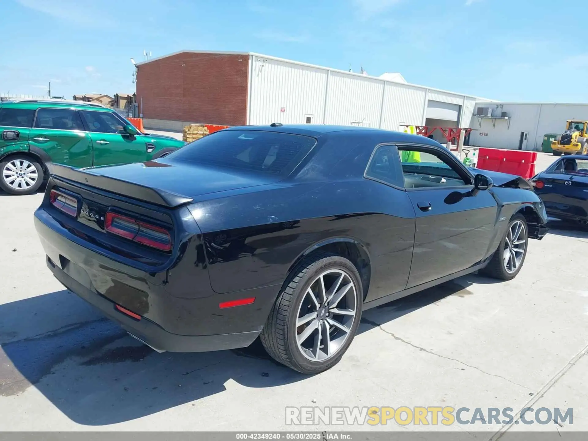 4 Photograph of a damaged car 2C3CDZBT1PH678957 DODGE CHALLENGER 2023