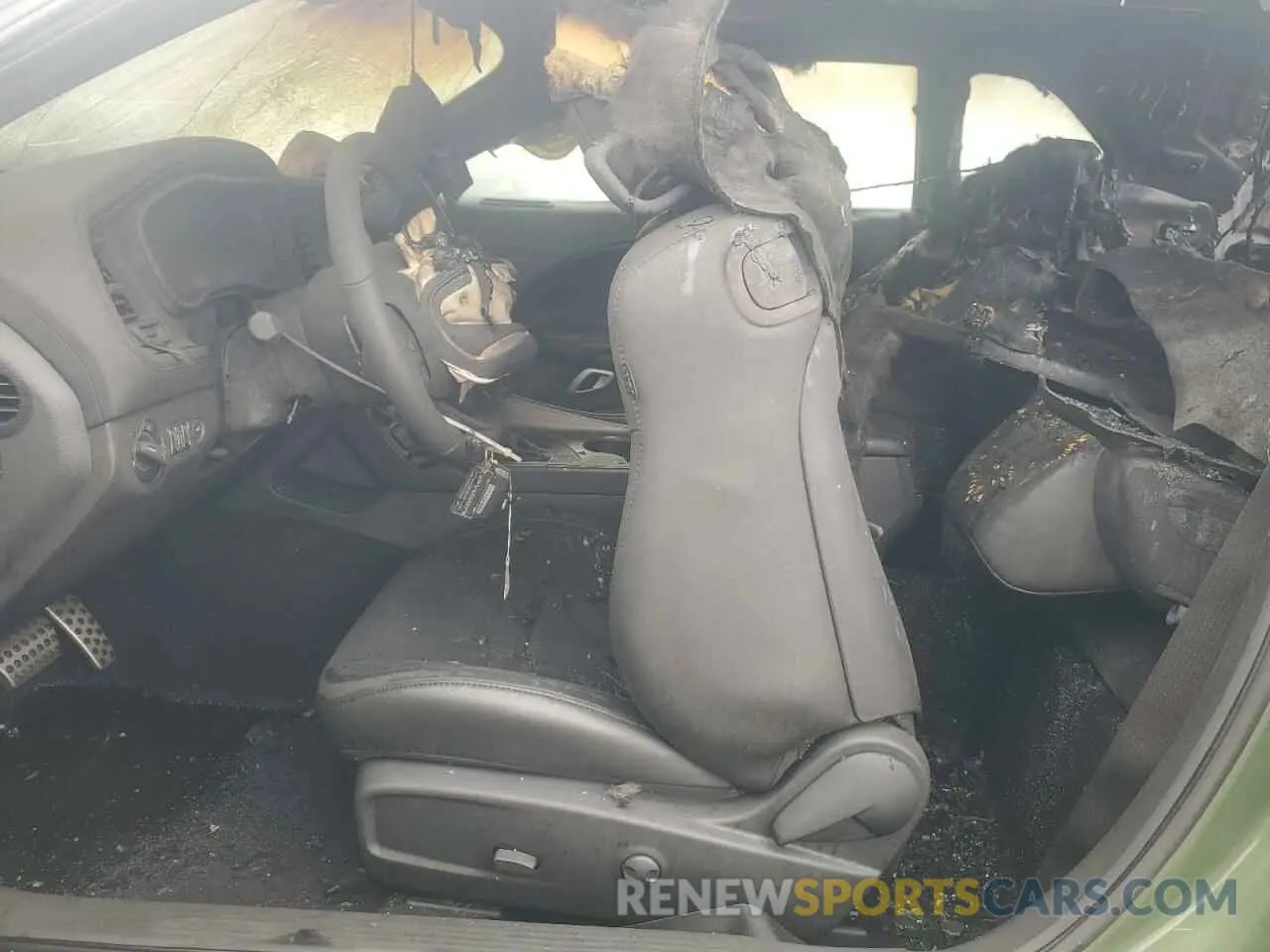7 Photograph of a damaged car 2C3CDZBT2PH596168 DODGE CHALLENGER 2023