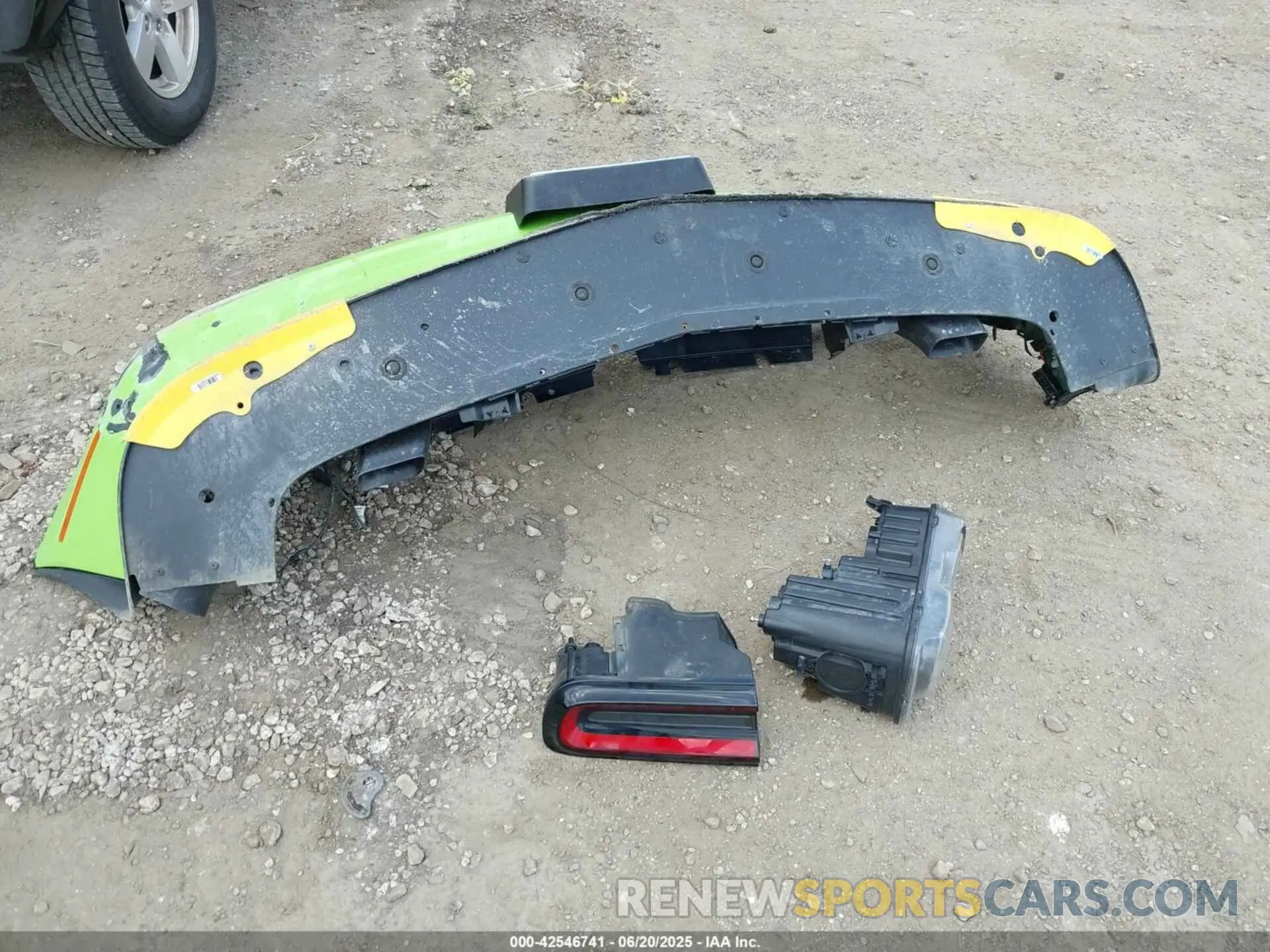 12 Photograph of a damaged car 2C3CDZBT3PH527537 DODGE CHALLENGER 2023