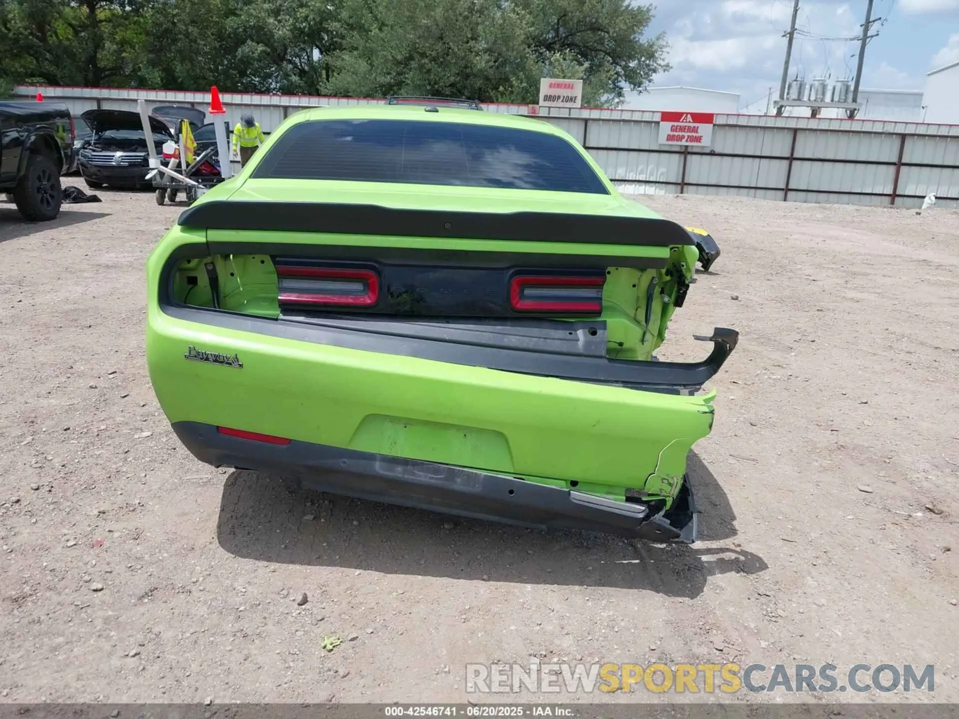 17 Photograph of a damaged car 2C3CDZBT3PH527537 DODGE CHALLENGER 2023