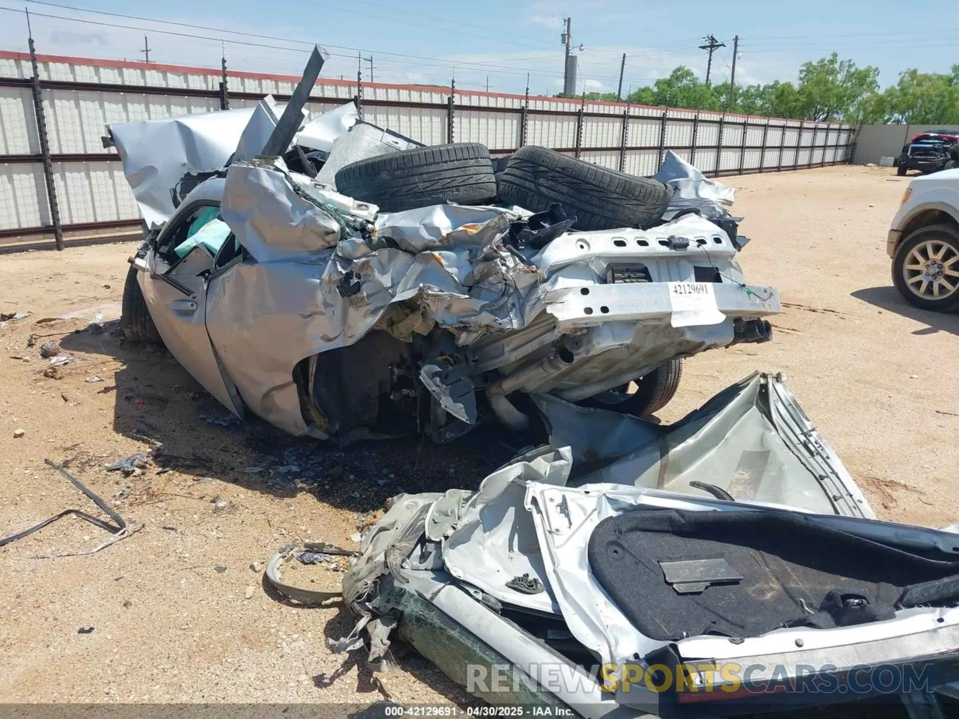 3 Photograph of a damaged car 2C3CDZBT3PH685876 DODGE CHALLENGER 2023