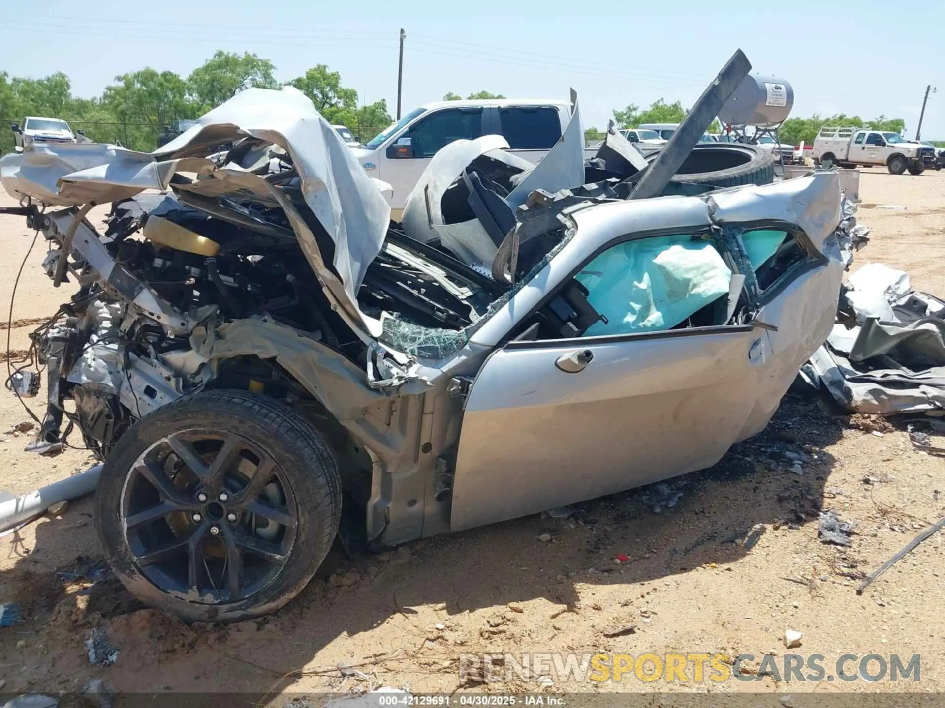 6 Photograph of a damaged car 2C3CDZBT3PH685876 DODGE CHALLENGER 2023