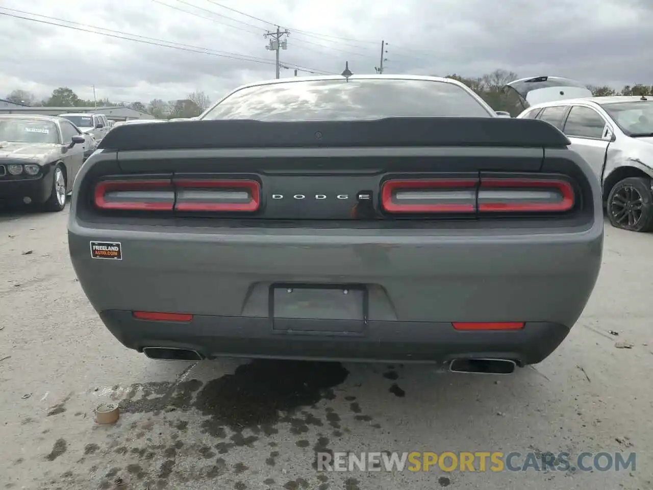 6 Photograph of a damaged car 2C3CDZBT7PH621128 DODGE CHALLENGER 2023