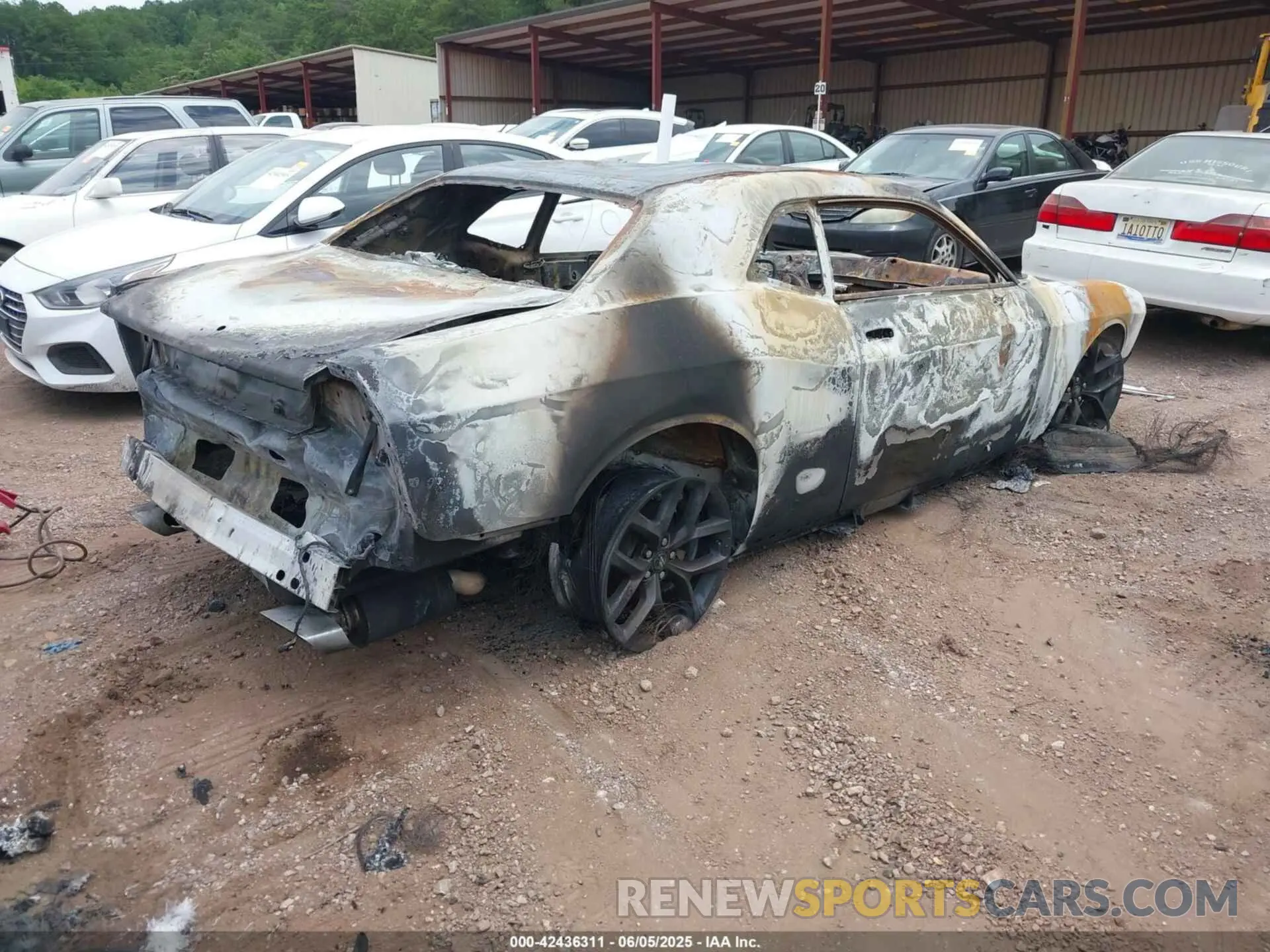 4 Photograph of a damaged car 2C3CDZBT7PH650371 DODGE CHALLENGER 2023