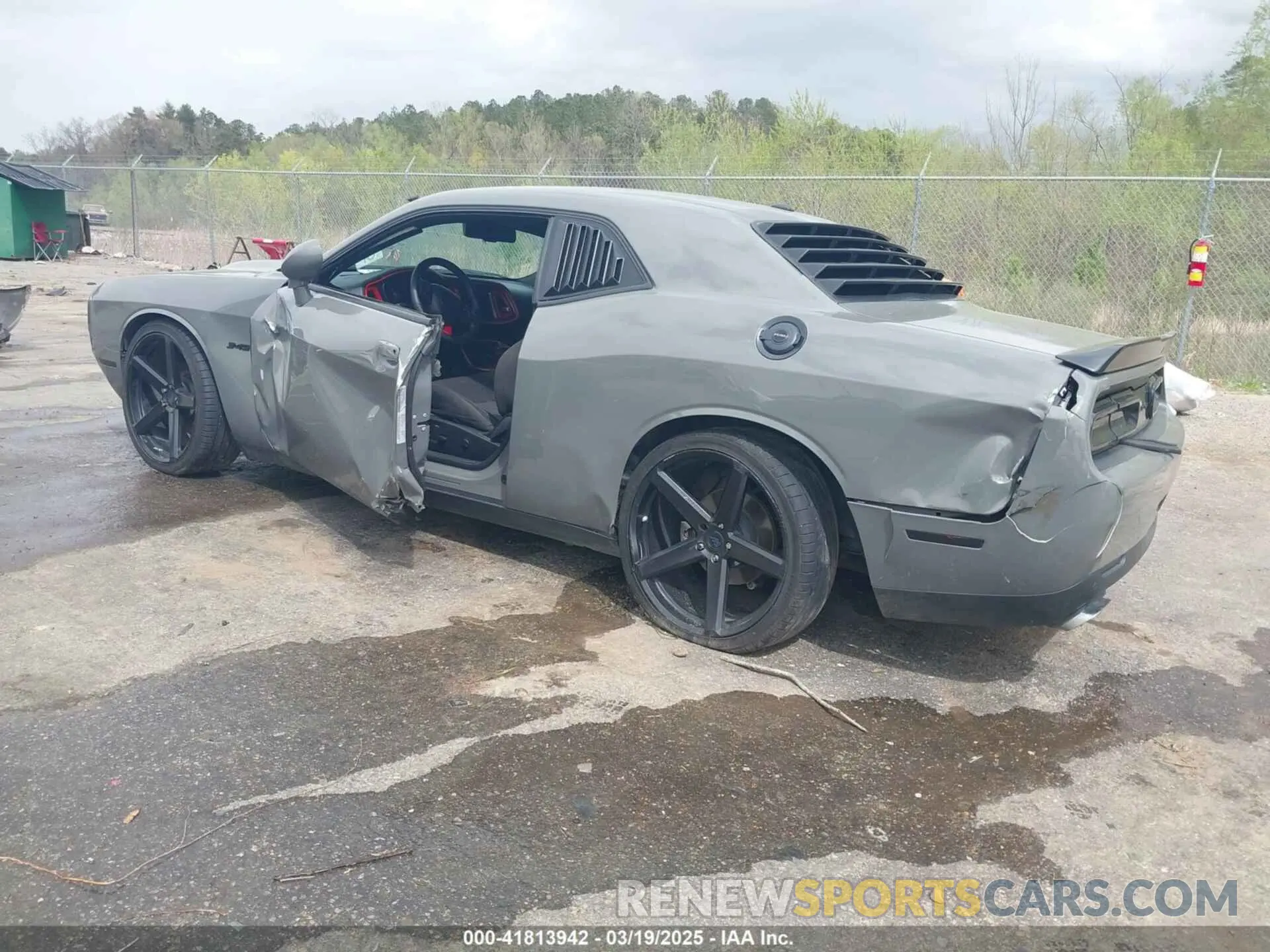 3 Photograph of a damaged car 2C3CDZBT7PH696010 DODGE CHALLENGER 2023
