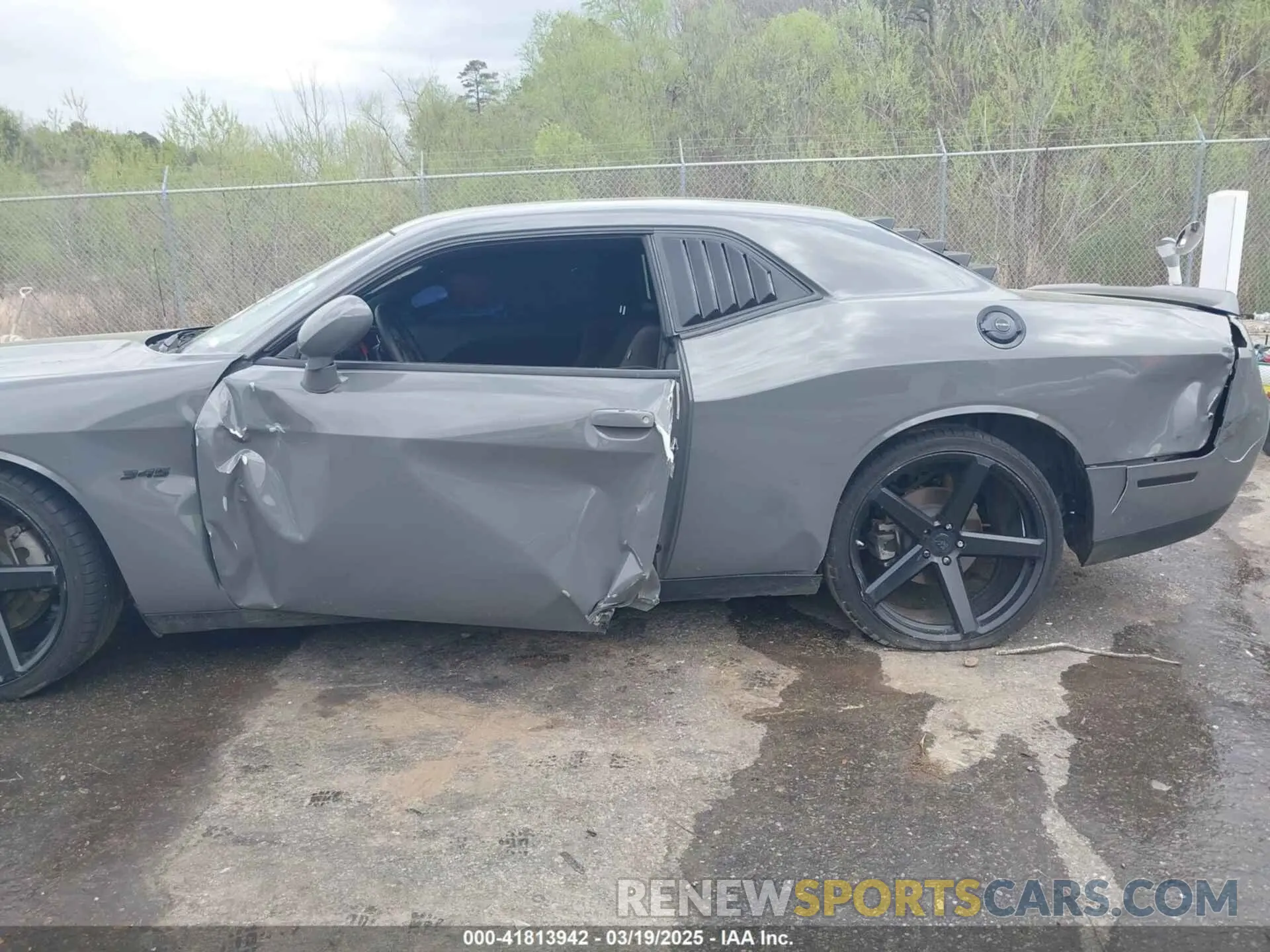 6 Photograph of a damaged car 2C3CDZBT7PH696010 DODGE CHALLENGER 2023