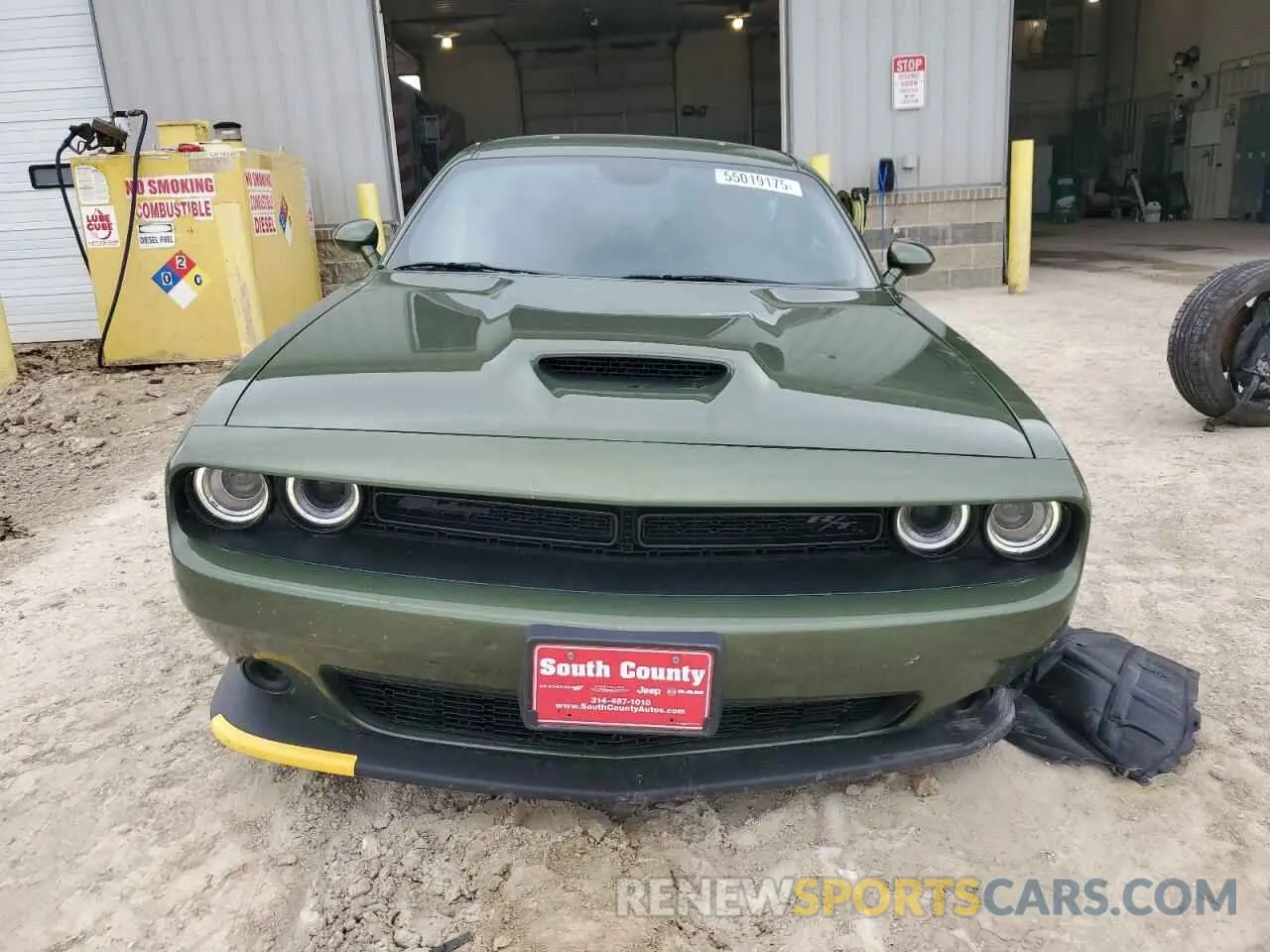 5 Photograph of a damaged car 2C3CDZBT8PH665476 DODGE CHALLENGER 2023