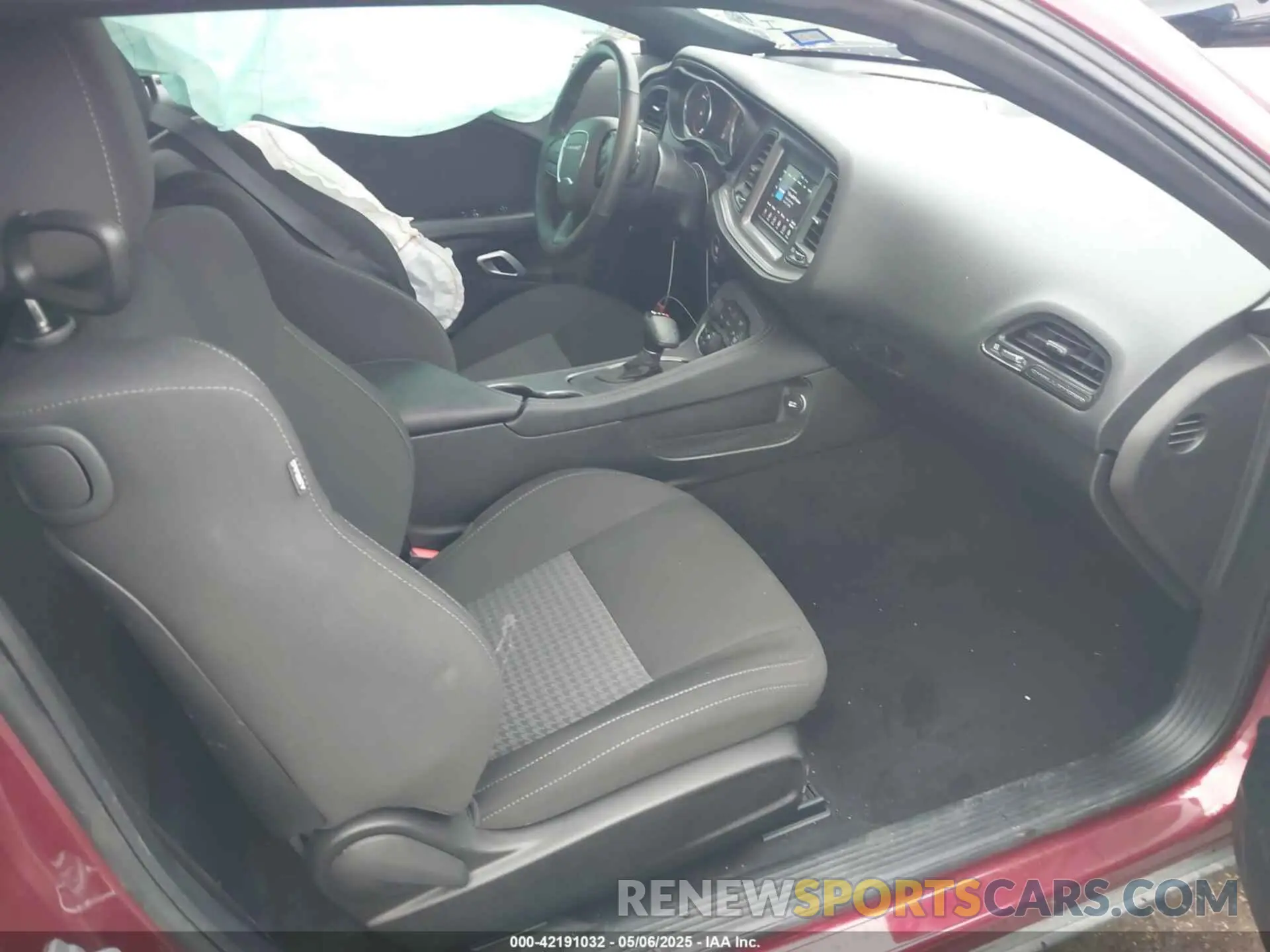 5 Photograph of a damaged car 2C3CDZBT9PH693741 DODGE CHALLENGER 2023
