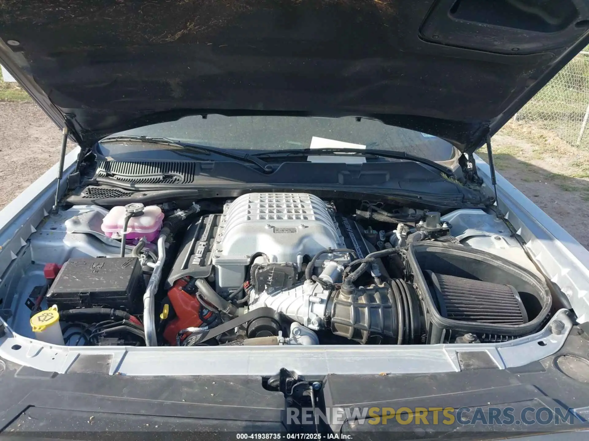 10 Photograph of a damaged car 2C3CDZC92PH525586 DODGE CHALLENGER 2023