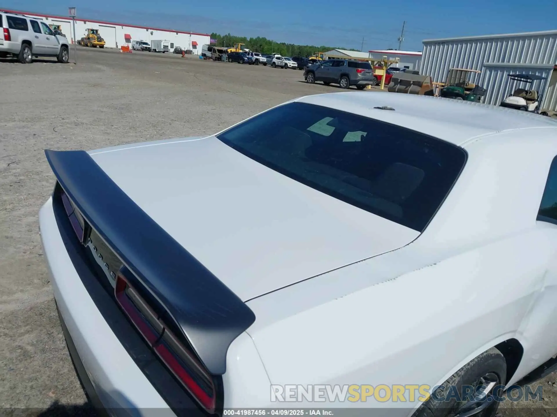 14 Photograph of a damaged car 2C3CDZC92PH581317 DODGE CHALLENGER 2023
