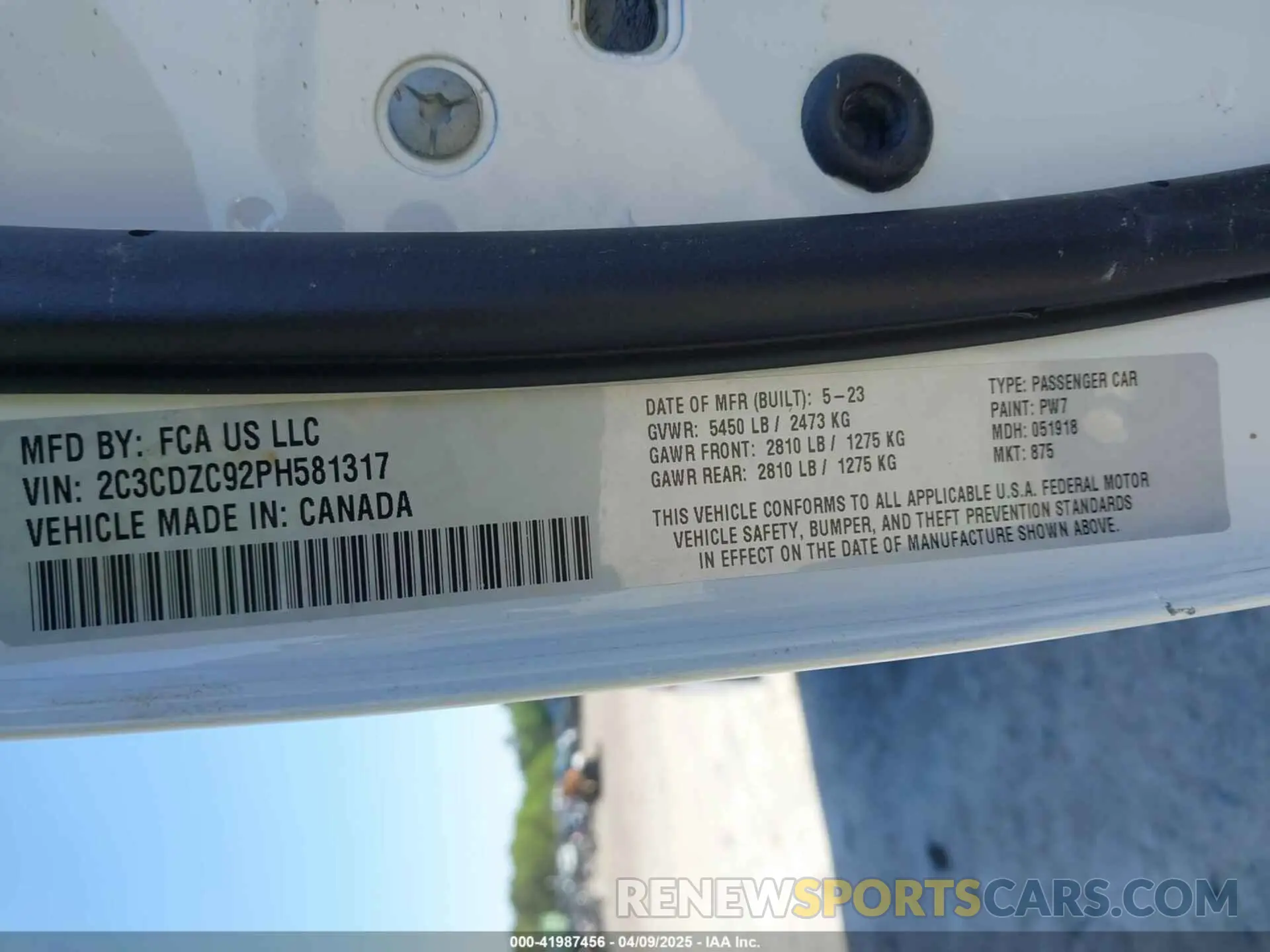 9 Photograph of a damaged car 2C3CDZC92PH581317 DODGE CHALLENGER 2023