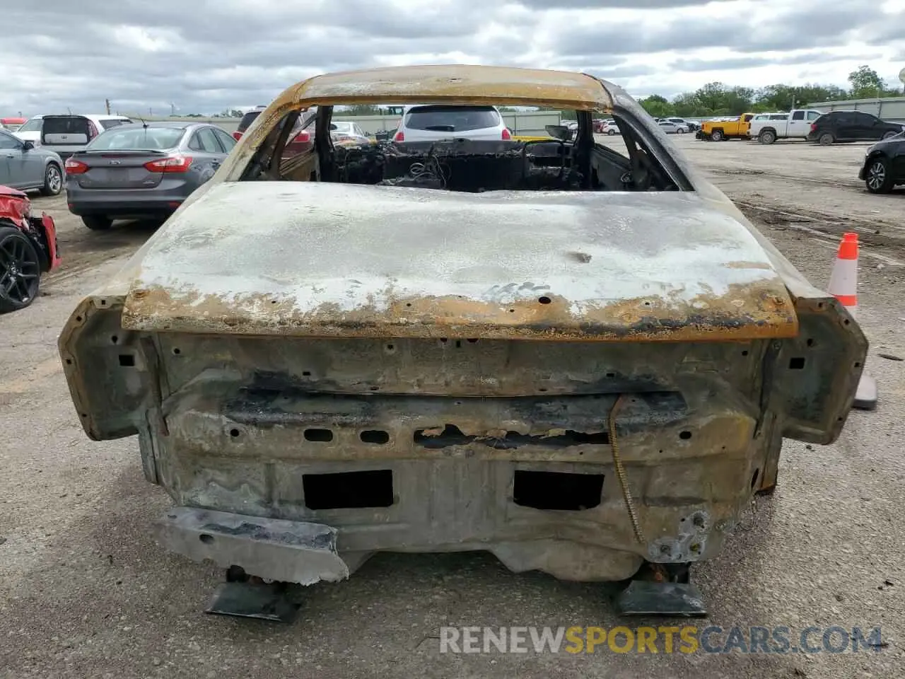6 Photograph of a damaged car 2C3CDZFJ2PH617741 DODGE CHALLENGER 2023