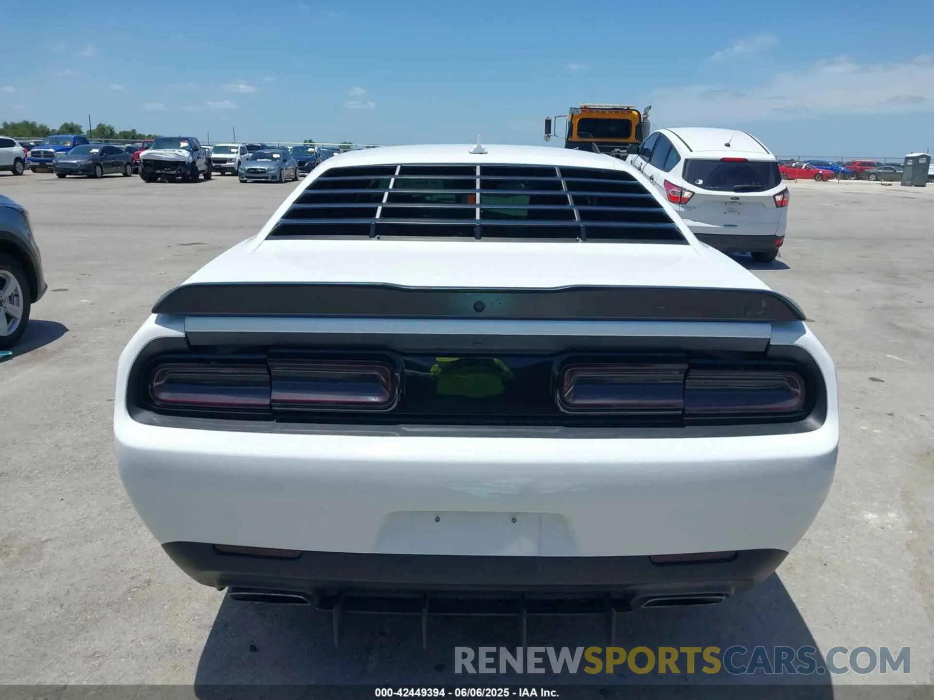 15 Photograph of a damaged car 2C3CDZFJ5PH686133 DODGE CHALLENGER 2023
