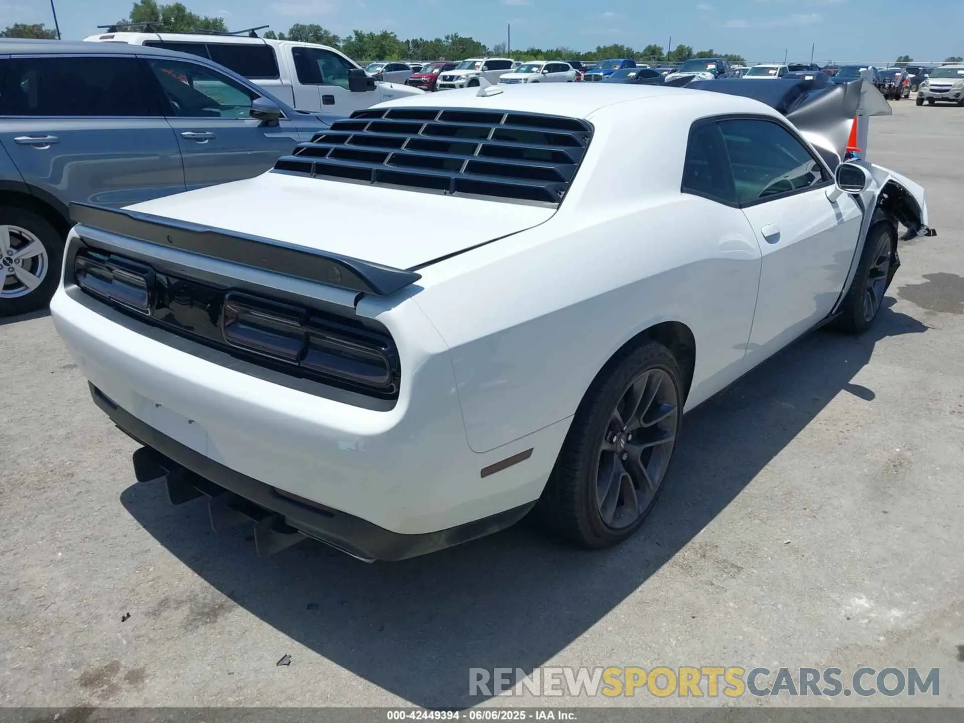 4 Photograph of a damaged car 2C3CDZFJ5PH686133 DODGE CHALLENGER 2023