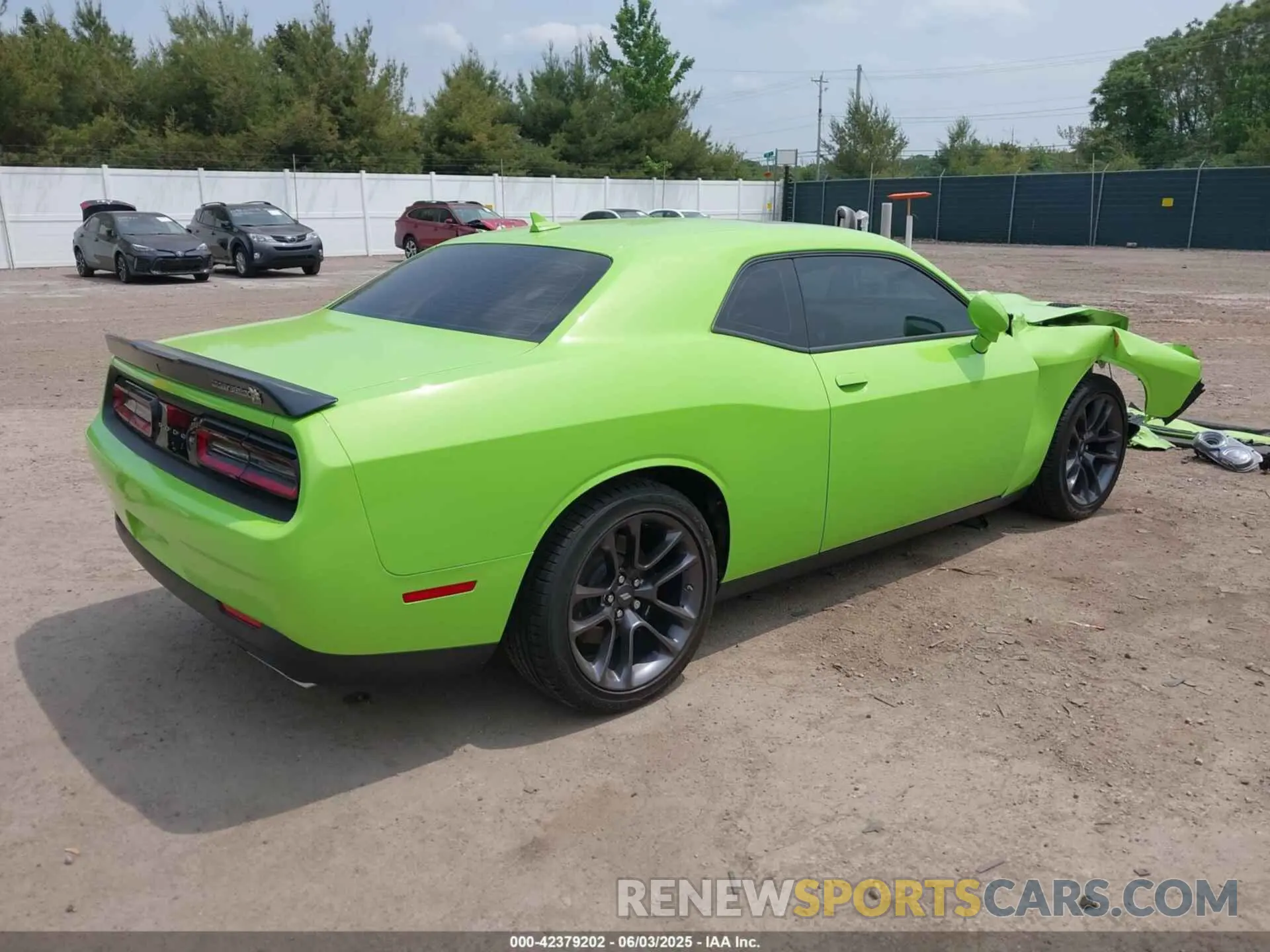 4 Photograph of a damaged car 2C3CDZFJ8PH614908 DODGE CHALLENGER 2023