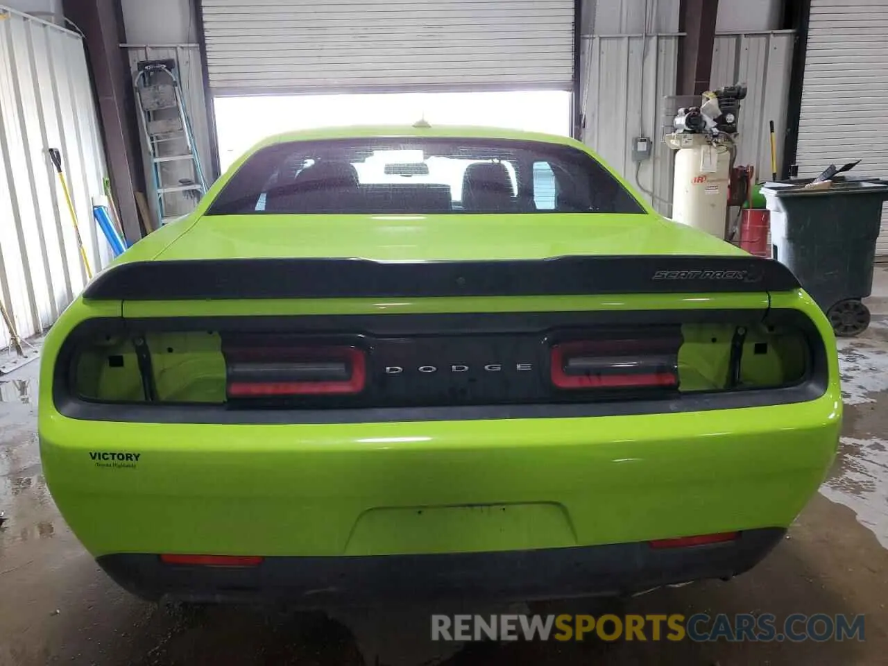 6 Photograph of a damaged car 2C3CDZFJ9PH610642 DODGE CHALLENGER 2023
