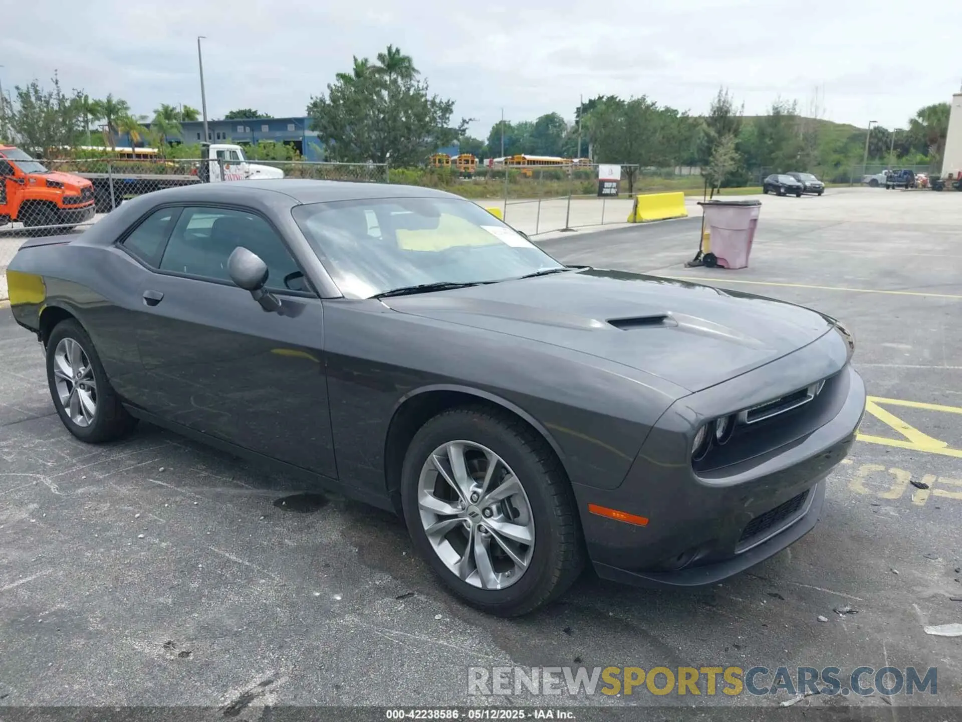 1 Photograph of a damaged car 2C3CDZGG2PH681278 DODGE CHALLENGER 2023