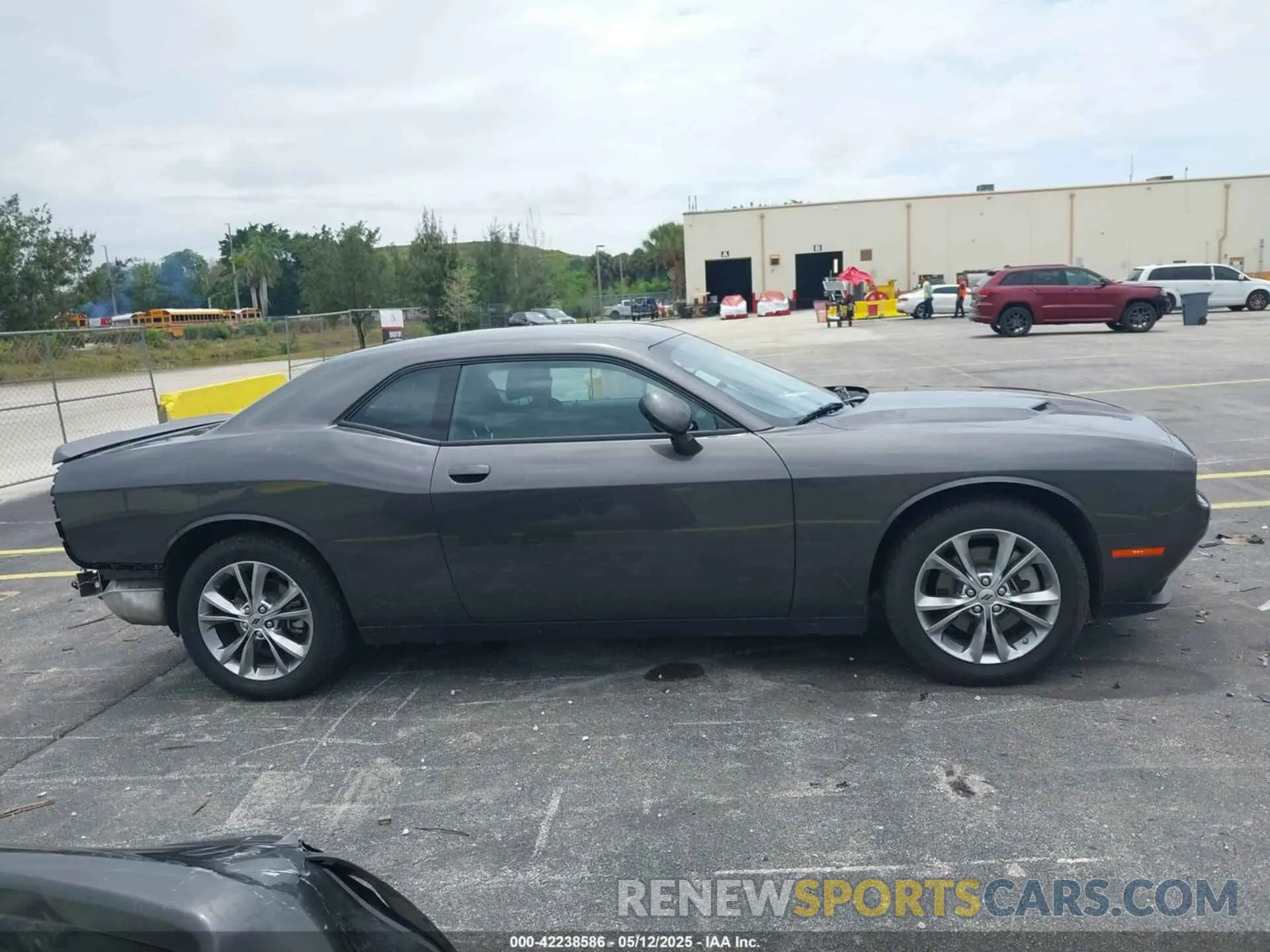 14 Photograph of a damaged car 2C3CDZGG2PH681278 DODGE CHALLENGER 2023