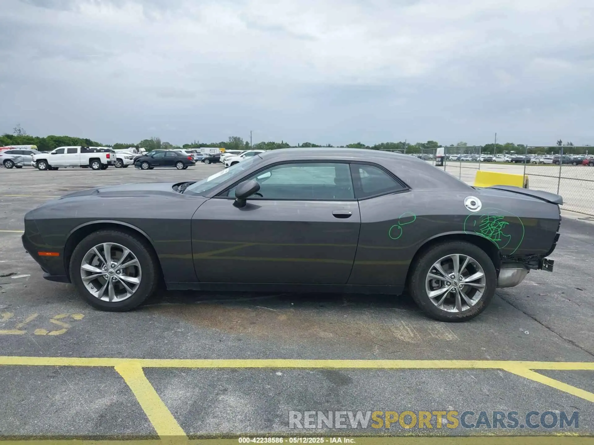 15 Photograph of a damaged car 2C3CDZGG2PH681278 DODGE CHALLENGER 2023