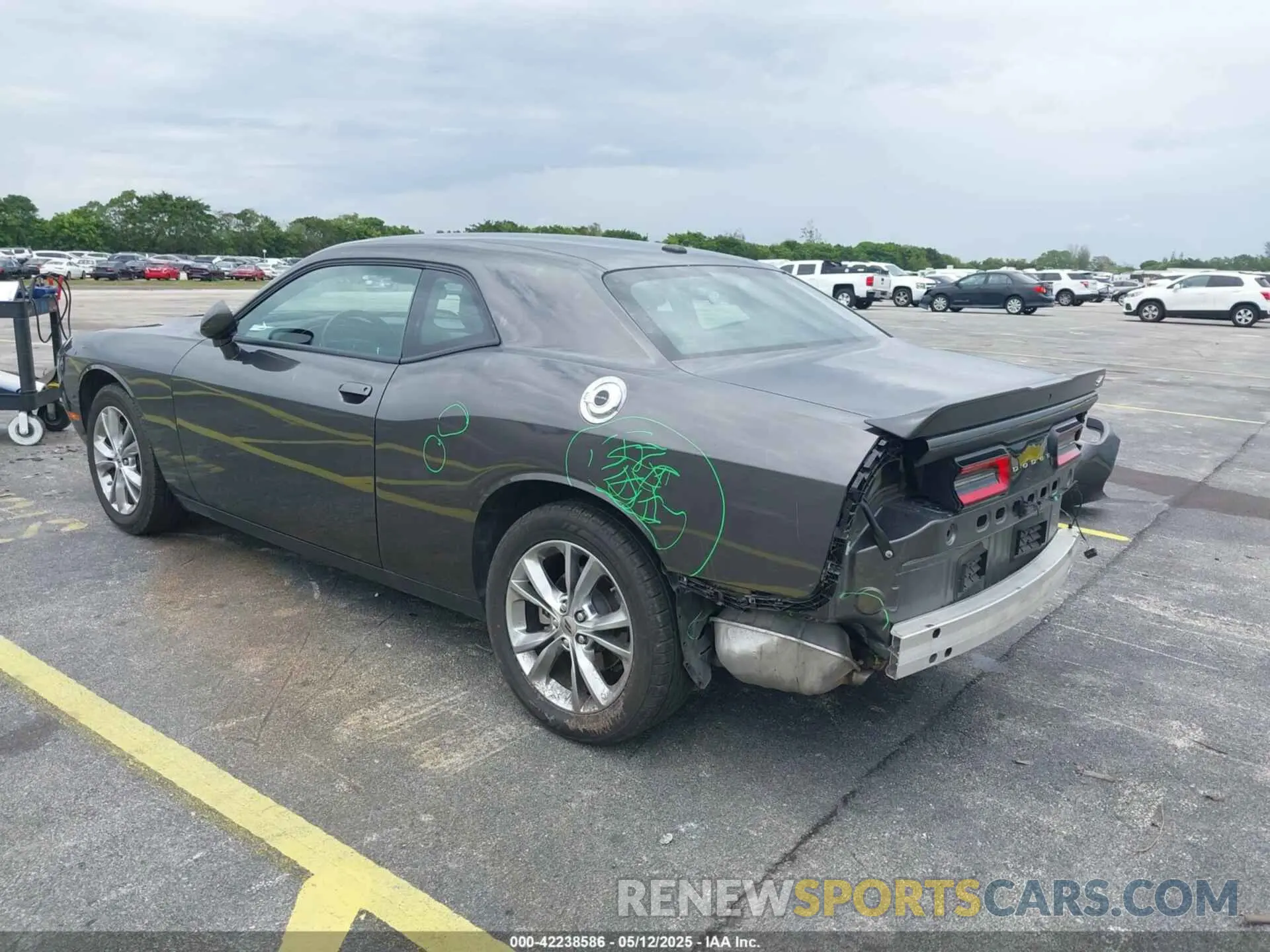 3 Photograph of a damaged car 2C3CDZGG2PH681278 DODGE CHALLENGER 2023