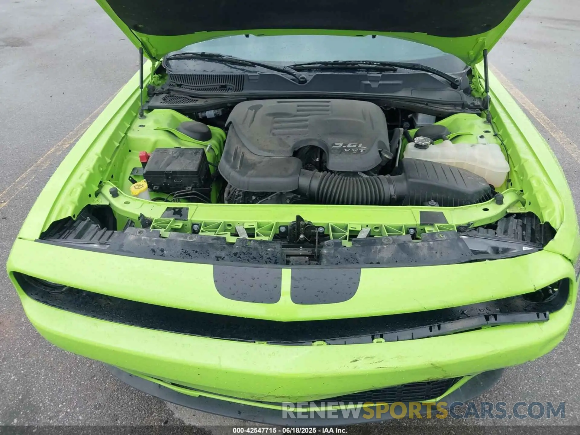 10 Photograph of a damaged car 2C3CDZGG4PH587547 DODGE CHALLENGER 2023
