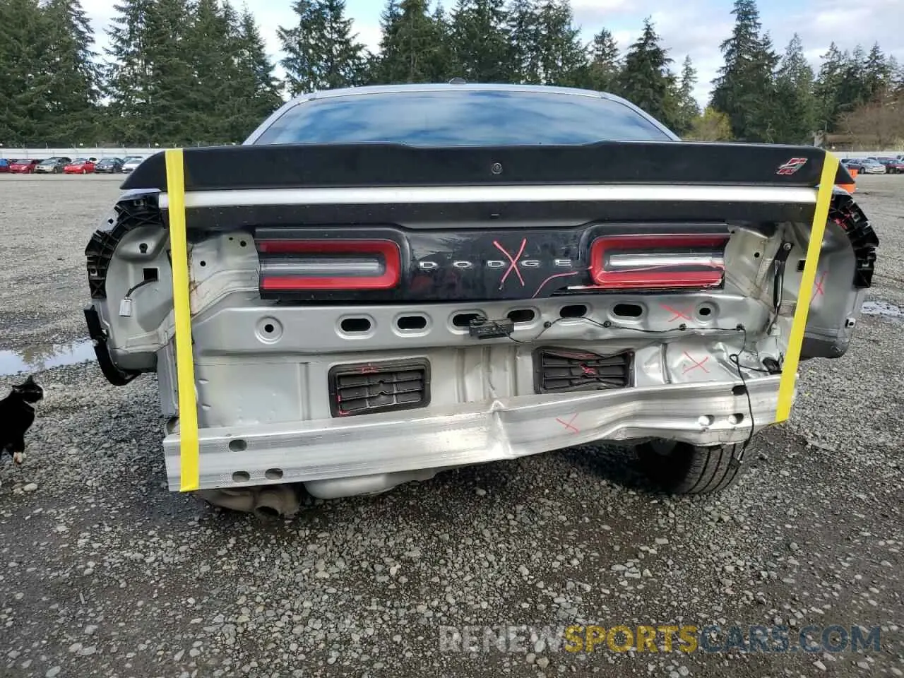 6 Photograph of a damaged car 2C3CDZGG9PH582750 DODGE CHALLENGER 2023
