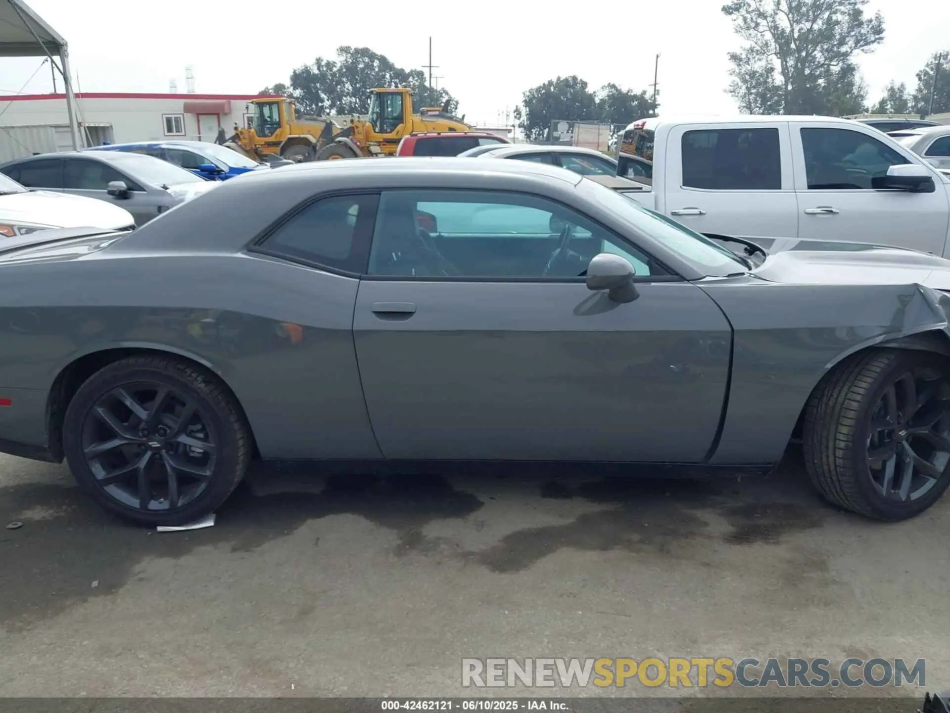 14 Photograph of a damaged car 2C3CDZJG2PH688756 DODGE CHALLENGER 2023