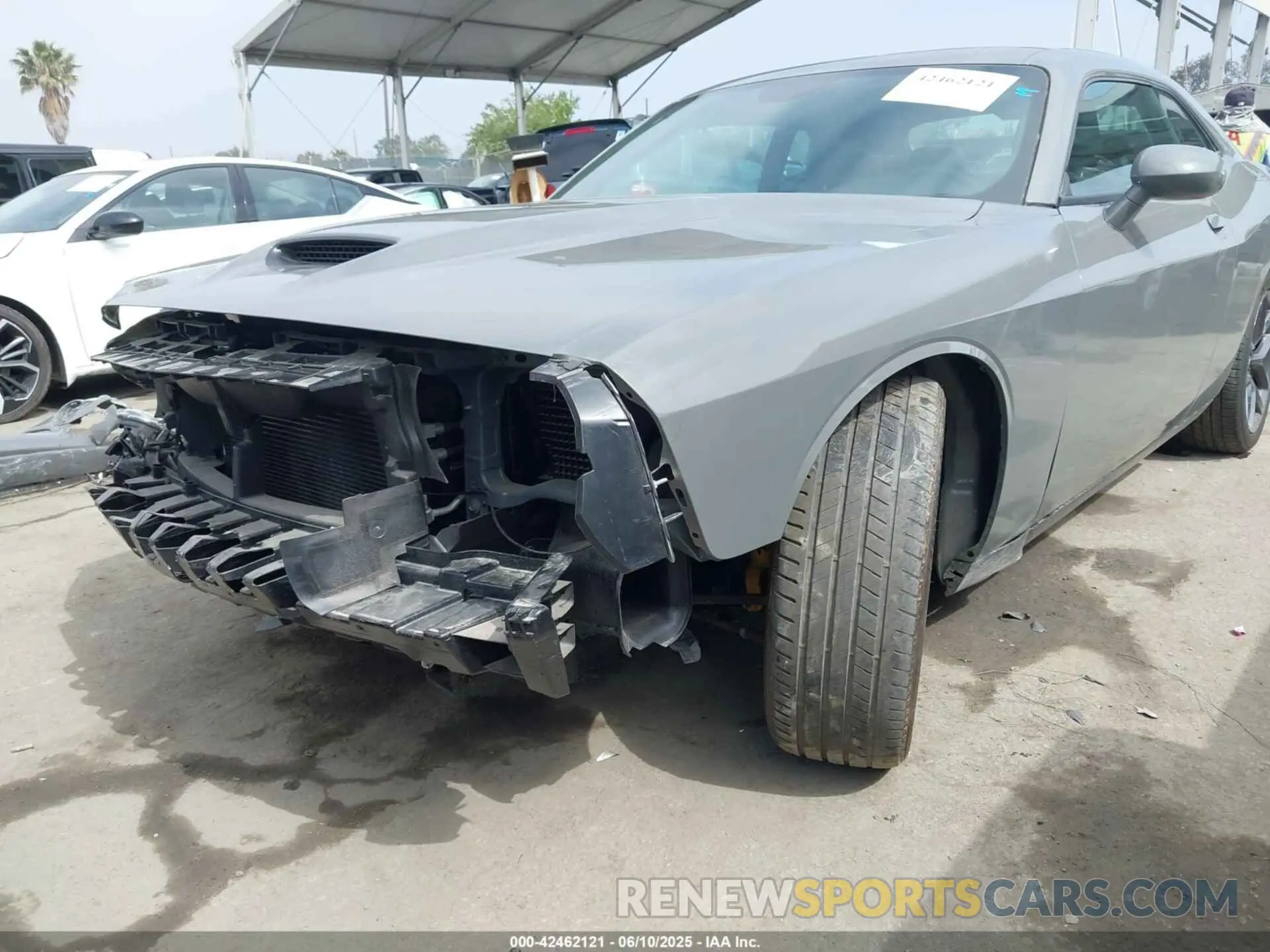 19 Photograph of a damaged car 2C3CDZJG2PH688756 DODGE CHALLENGER 2023