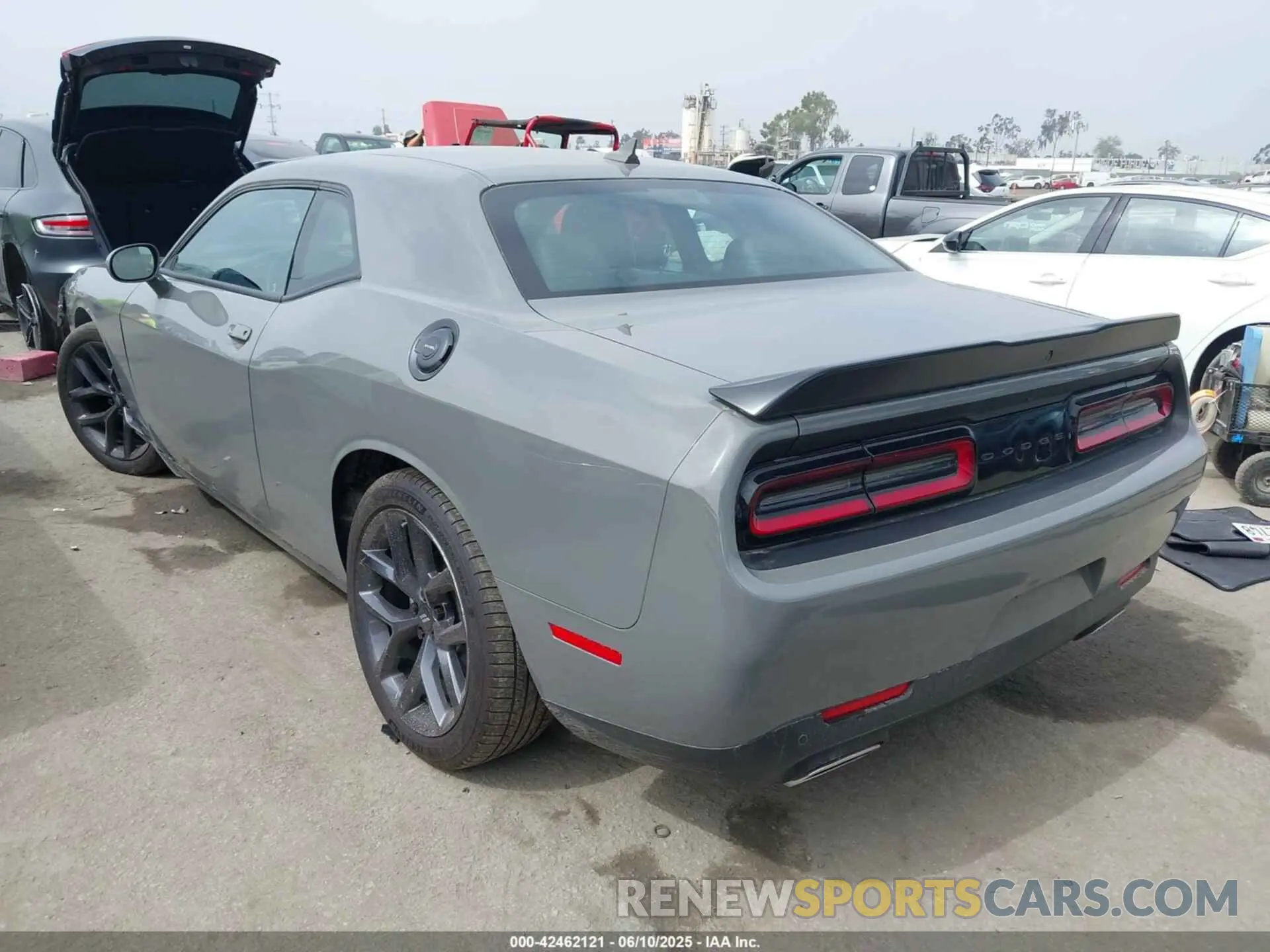 3 Photograph of a damaged car 2C3CDZJG2PH688756 DODGE CHALLENGER 2023