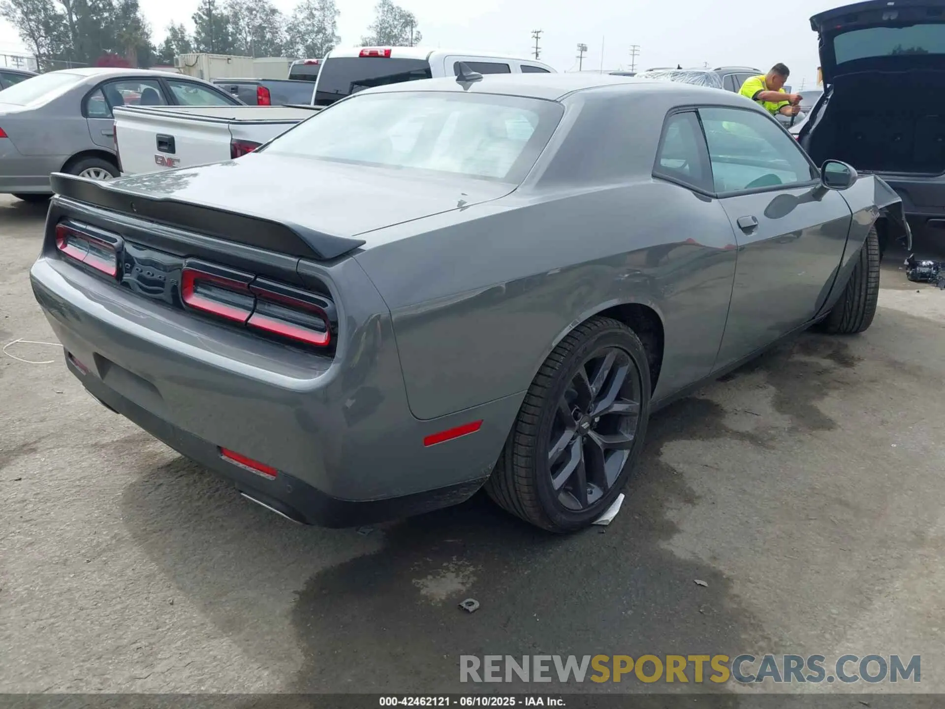 4 Photograph of a damaged car 2C3CDZJG2PH688756 DODGE CHALLENGER 2023