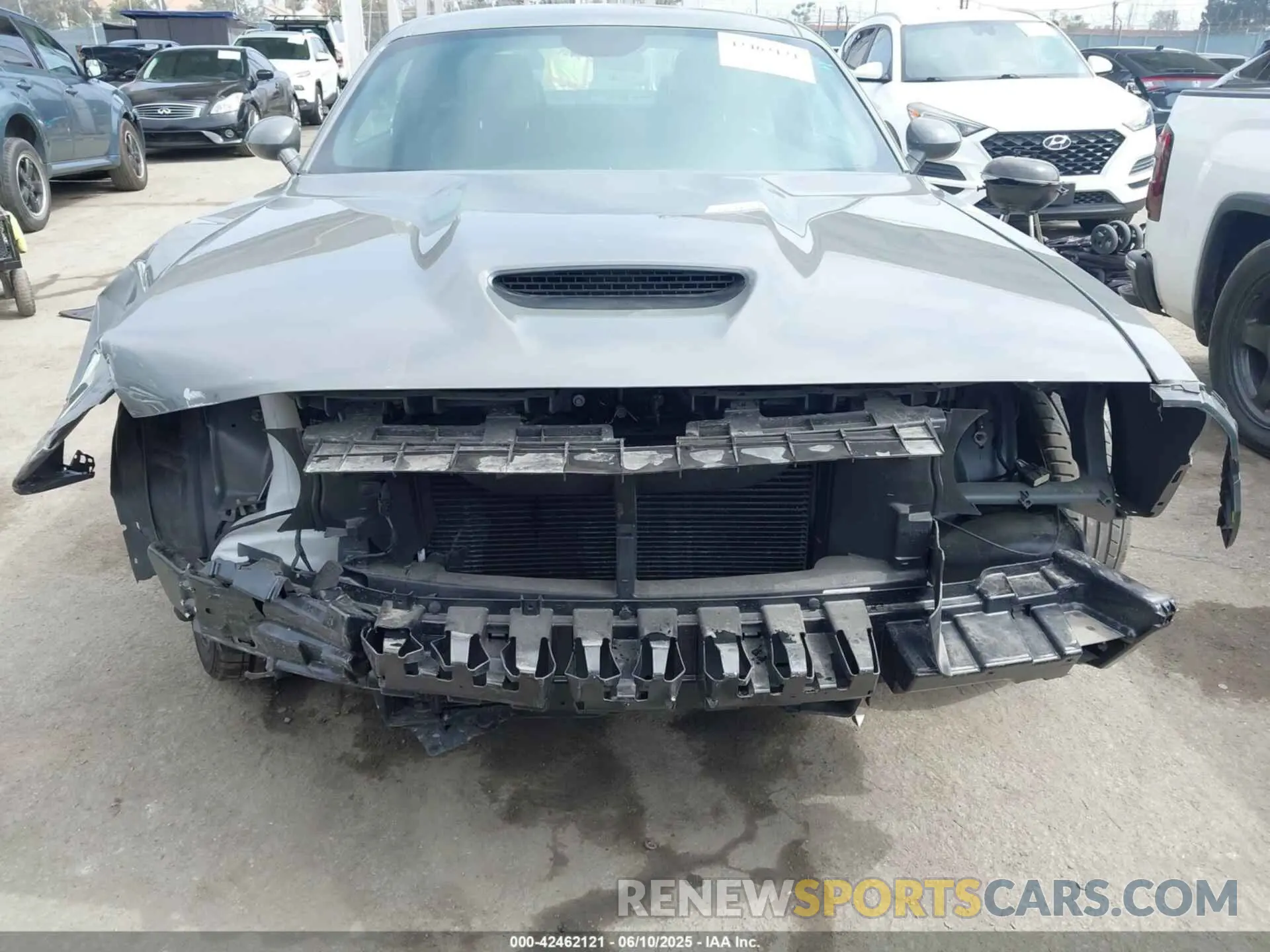 6 Photograph of a damaged car 2C3CDZJG2PH688756 DODGE CHALLENGER 2023