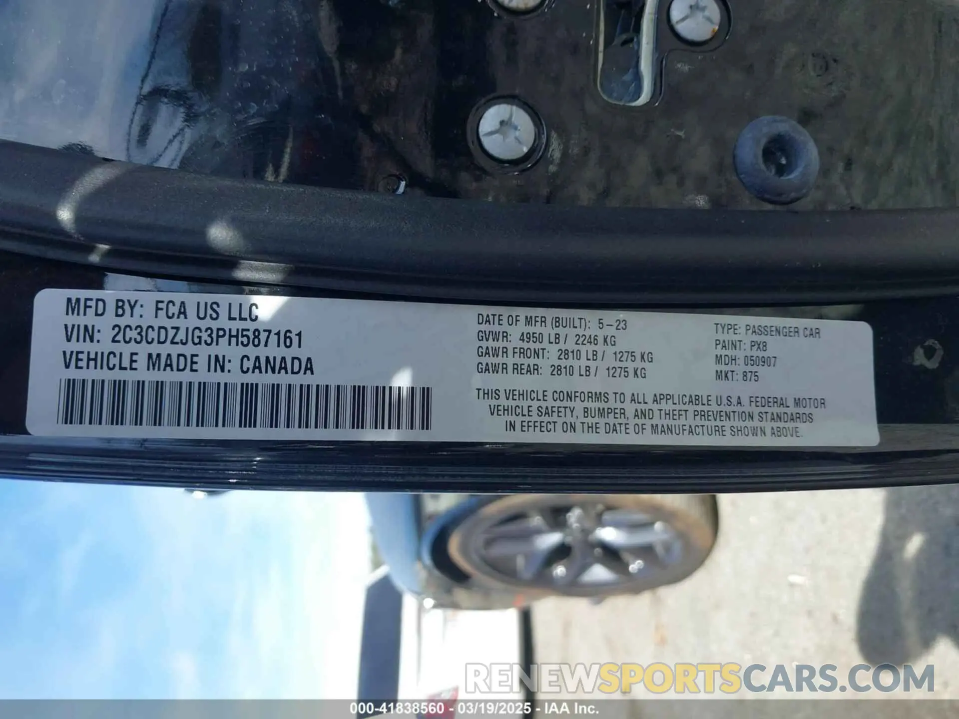 9 Photograph of a damaged car 2C3CDZJG3PH587161 DODGE CHALLENGER 2023
