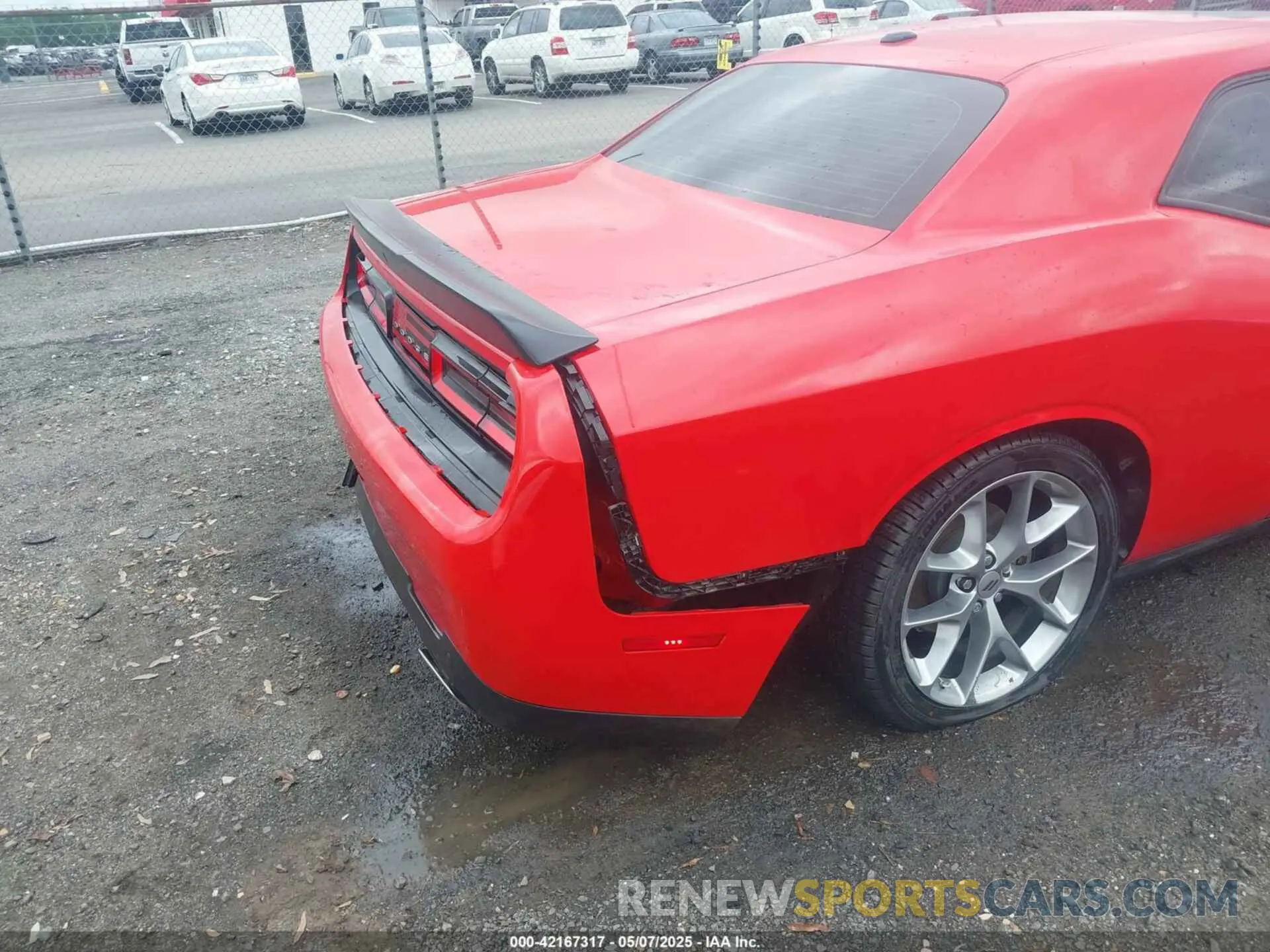 19 Photograph of a damaged car 2C3CDZJG4PH669142 DODGE CHALLENGER 2023
