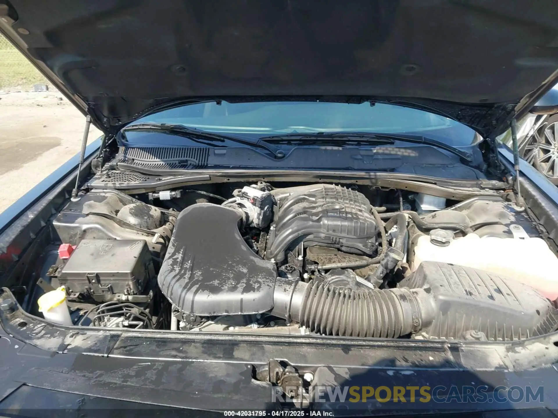 10 Photograph of a damaged car 2C3CDZJG5PH695796 DODGE CHALLENGER 2023
