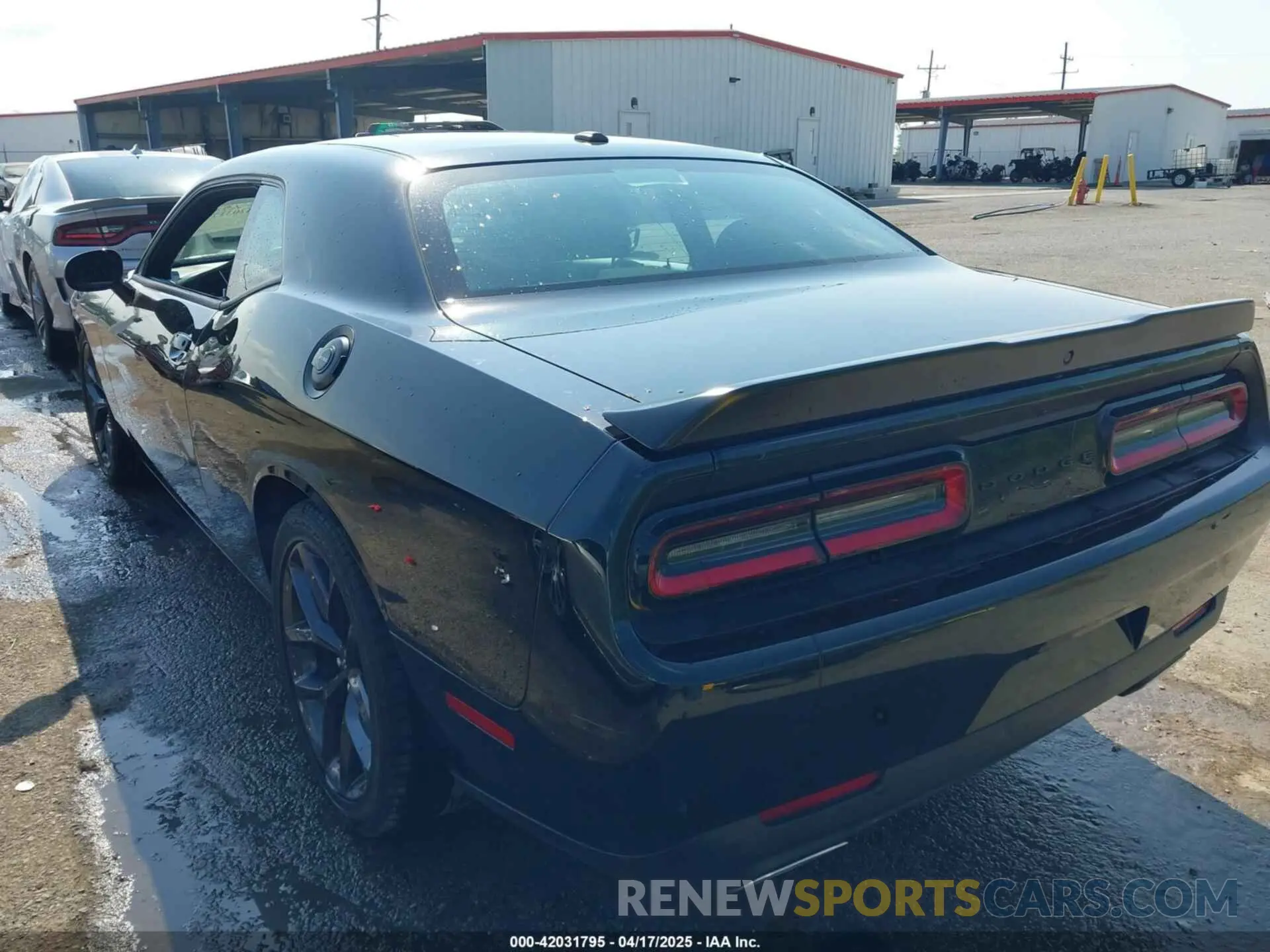 3 Photograph of a damaged car 2C3CDZJG5PH695796 DODGE CHALLENGER 2023