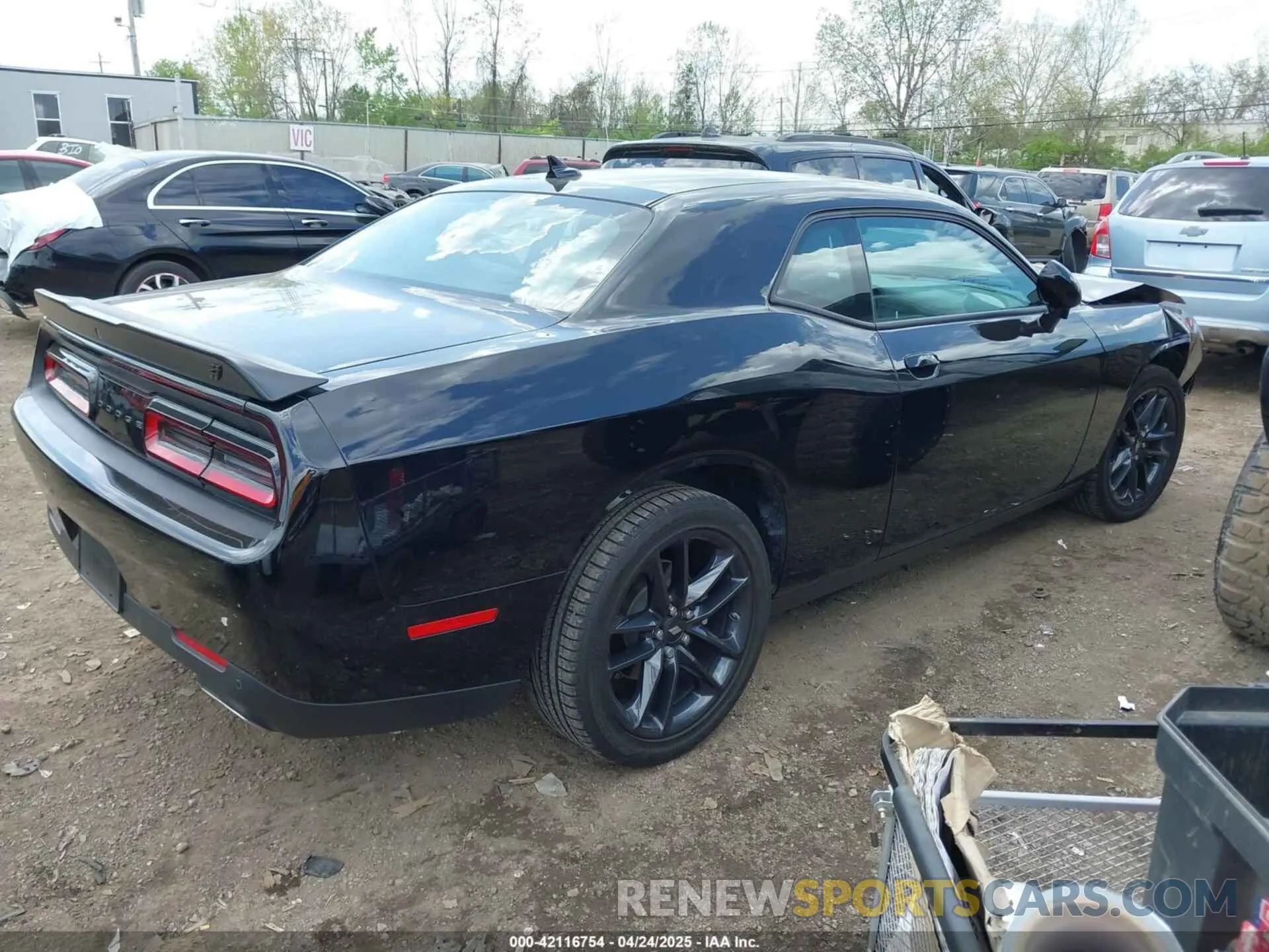 4 Photograph of a damaged car 2C3CDZKG2PH606488 DODGE CHALLENGER 2023