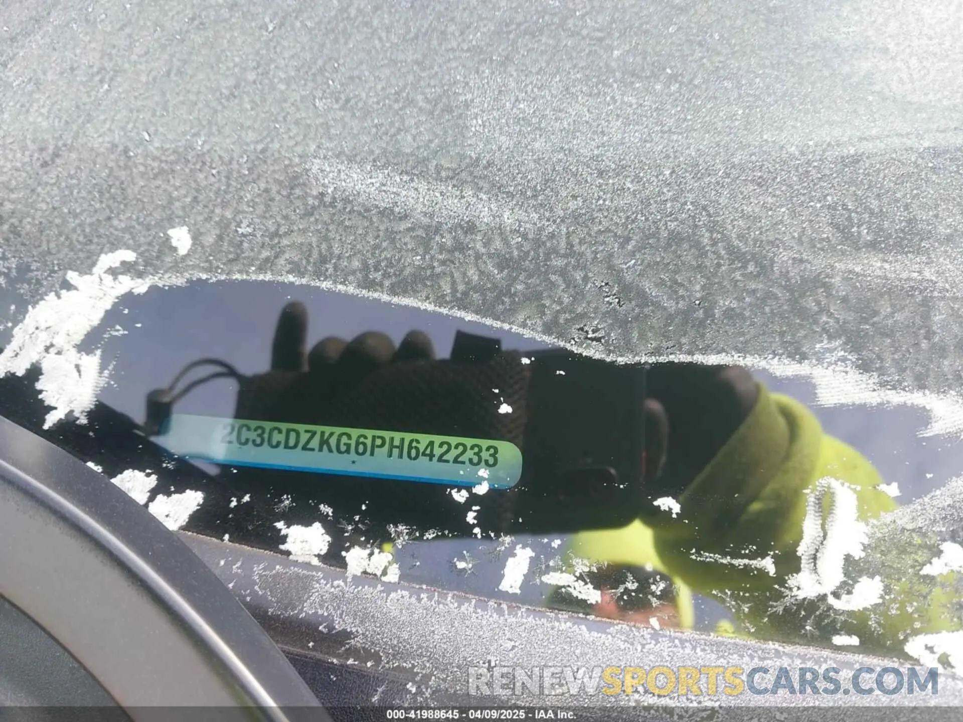 9 Photograph of a damaged car 2C3CDZKG6PH642233 DODGE CHALLENGER 2023