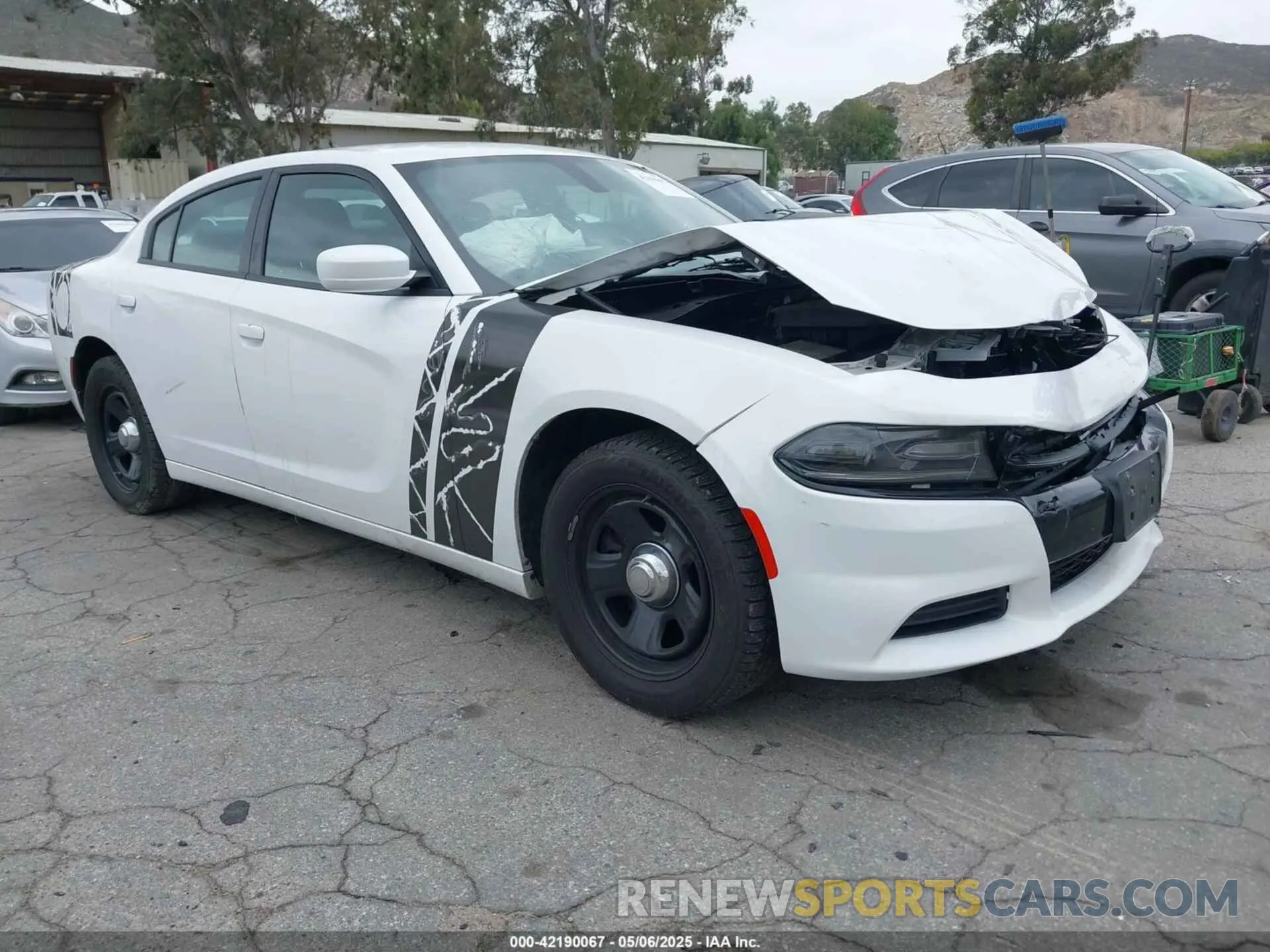 1 Photograph of a damaged car 2C3CDXAG2KH748418 DODGE CHARGER 2019