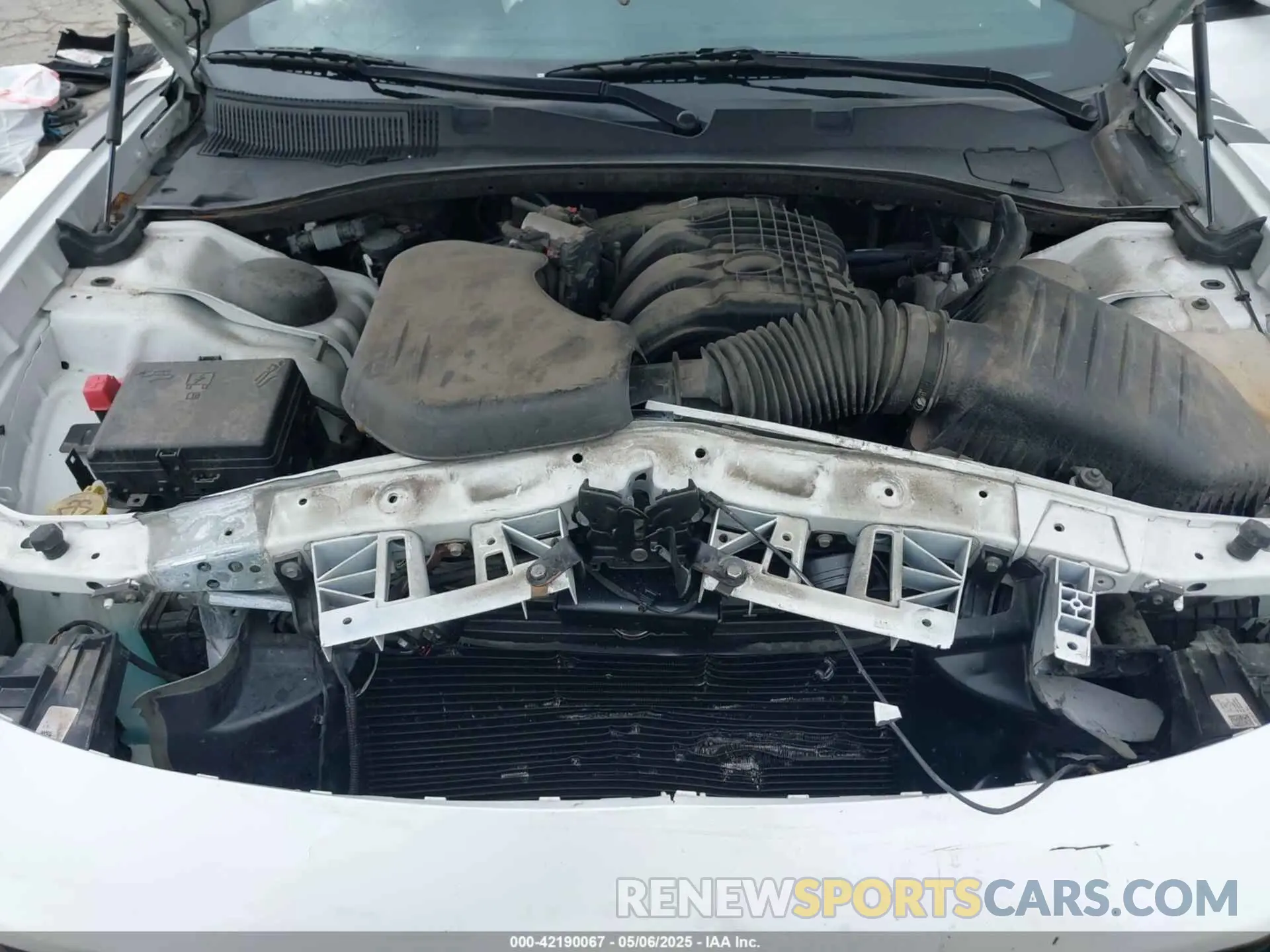 10 Photograph of a damaged car 2C3CDXAG2KH748418 DODGE CHARGER 2019