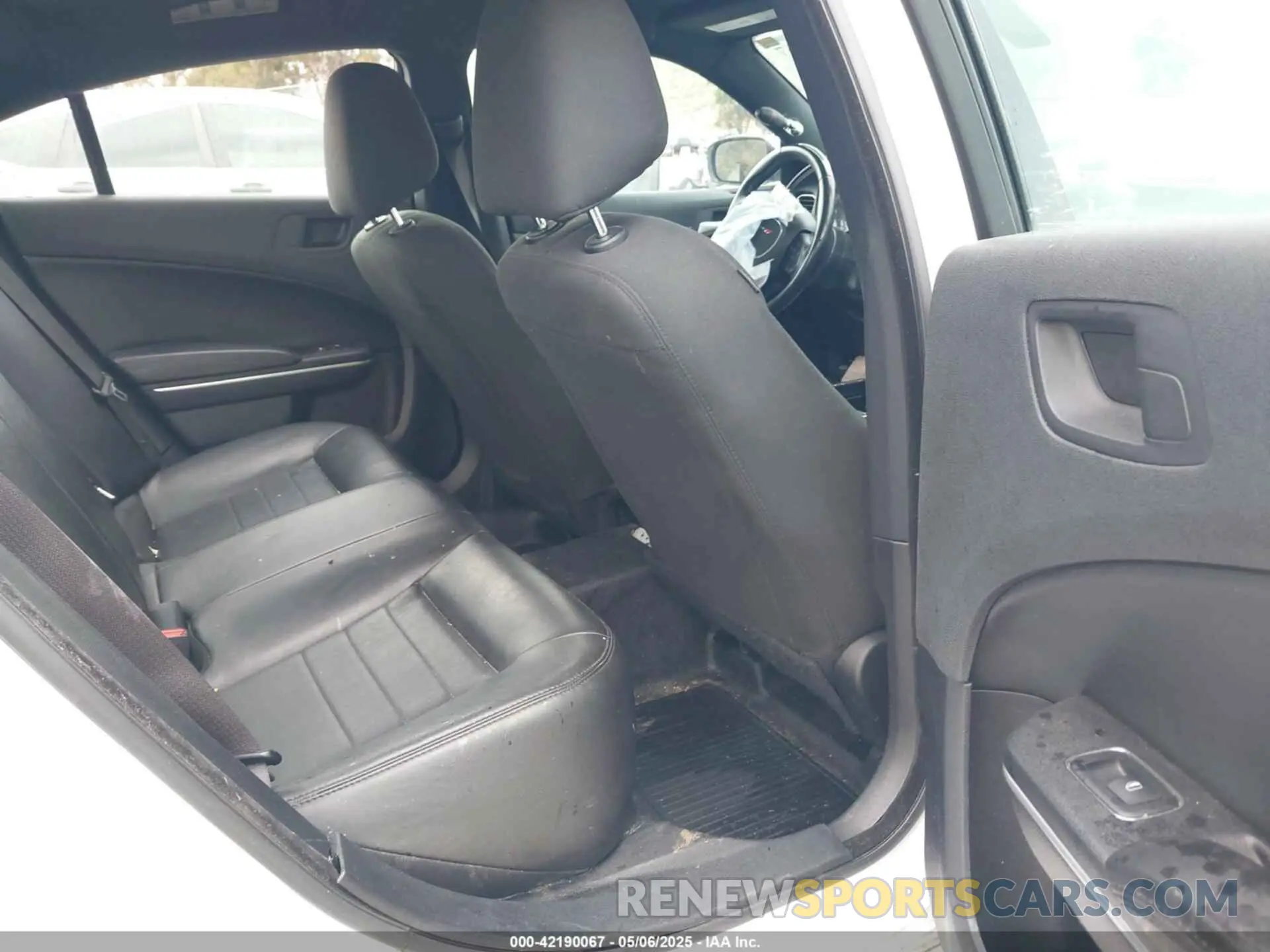 8 Photograph of a damaged car 2C3CDXAG2KH748418 DODGE CHARGER 2019
