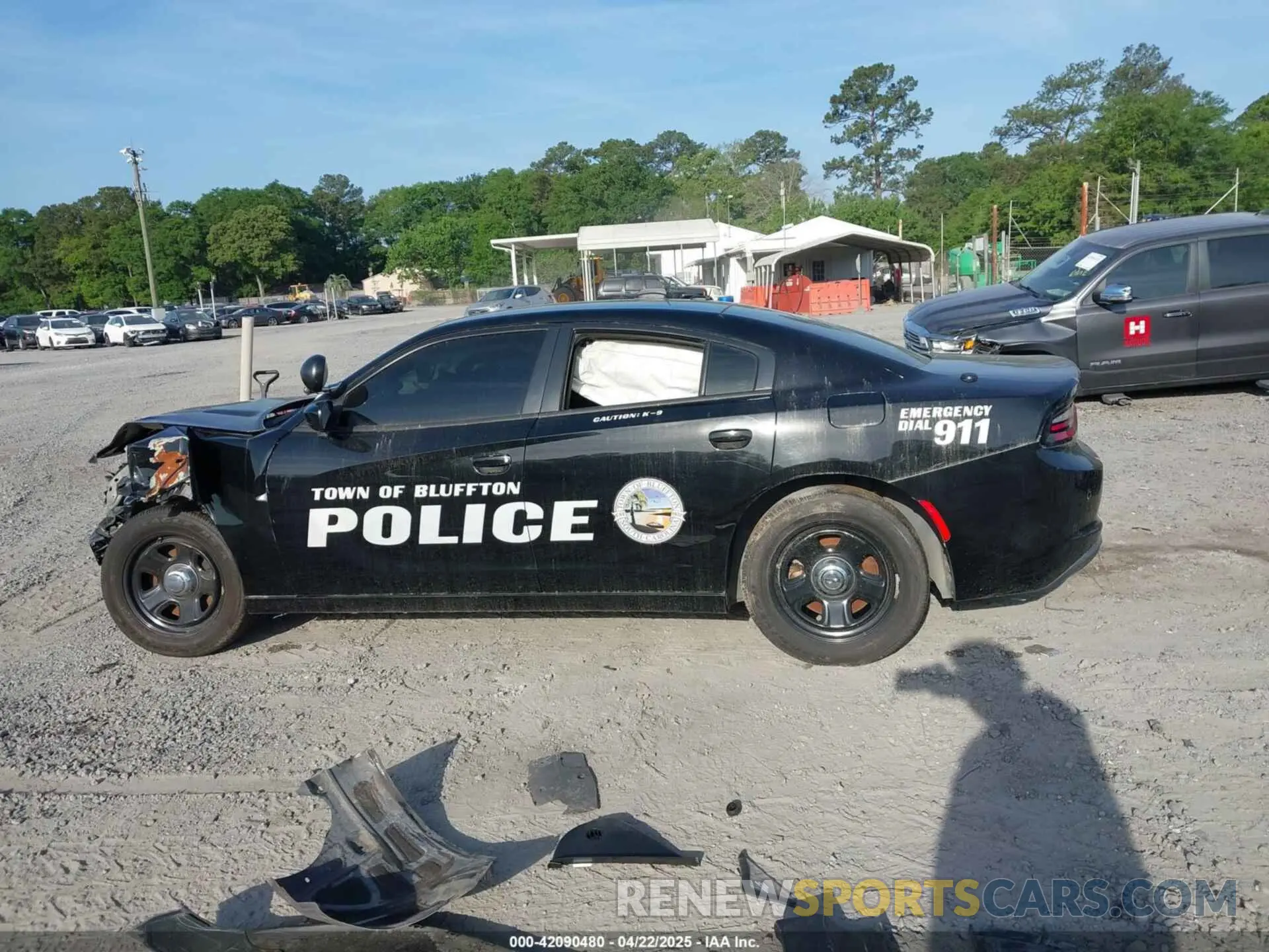 15 Photograph of a damaged car 2C3CDXAT0KH688698 DODGE CHARGER 2019