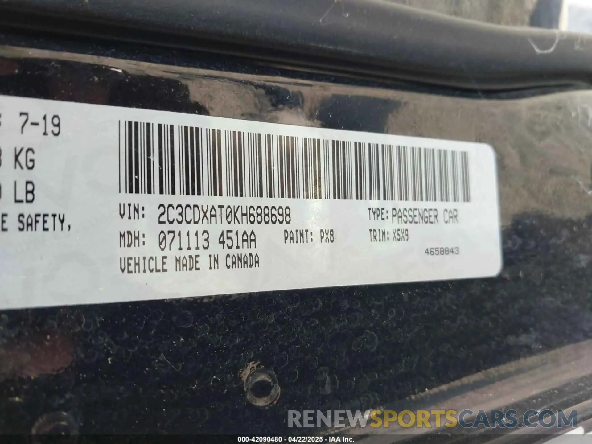 9 Photograph of a damaged car 2C3CDXAT0KH688698 DODGE CHARGER 2019