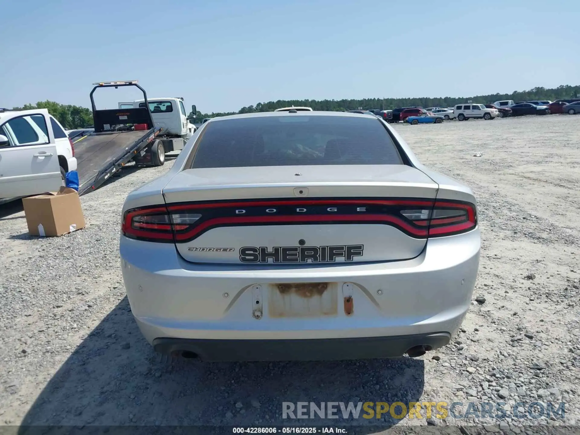 17 Photograph of a damaged car 2C3CDXAT2KH532937 DODGE CHARGER 2019