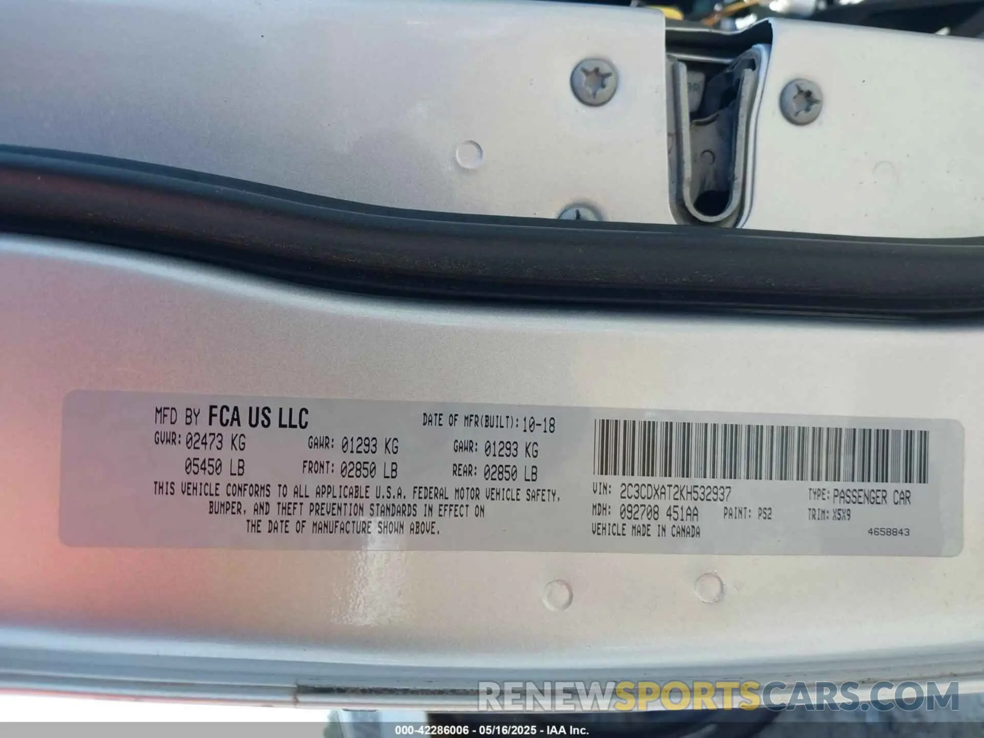 9 Photograph of a damaged car 2C3CDXAT2KH532937 DODGE CHARGER 2019