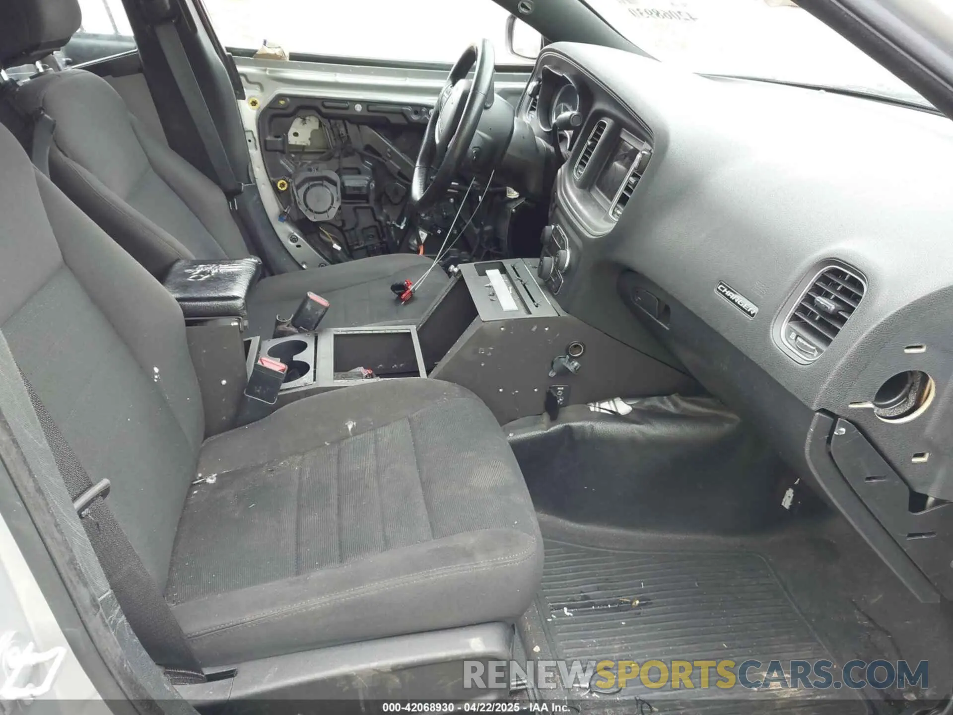 5 Photograph of a damaged car 2C3CDXAT2KH558292 DODGE CHARGER 2019
