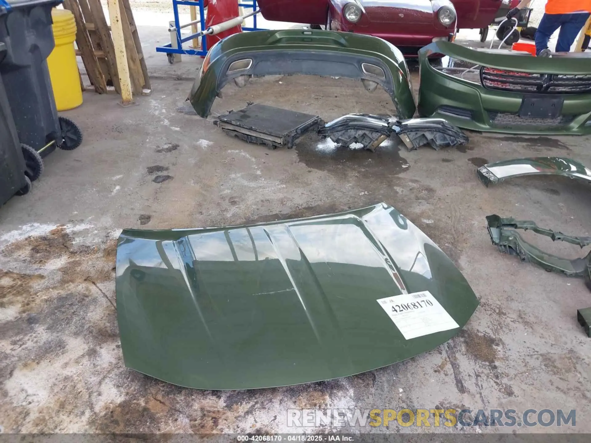 18 Photograph of a damaged car 2C3CDXBG0KH564402 DODGE CHARGER 2019