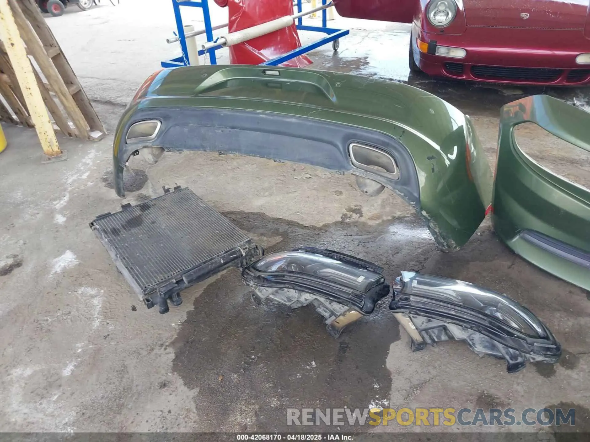 21 Photograph of a damaged car 2C3CDXBG0KH564402 DODGE CHARGER 2019